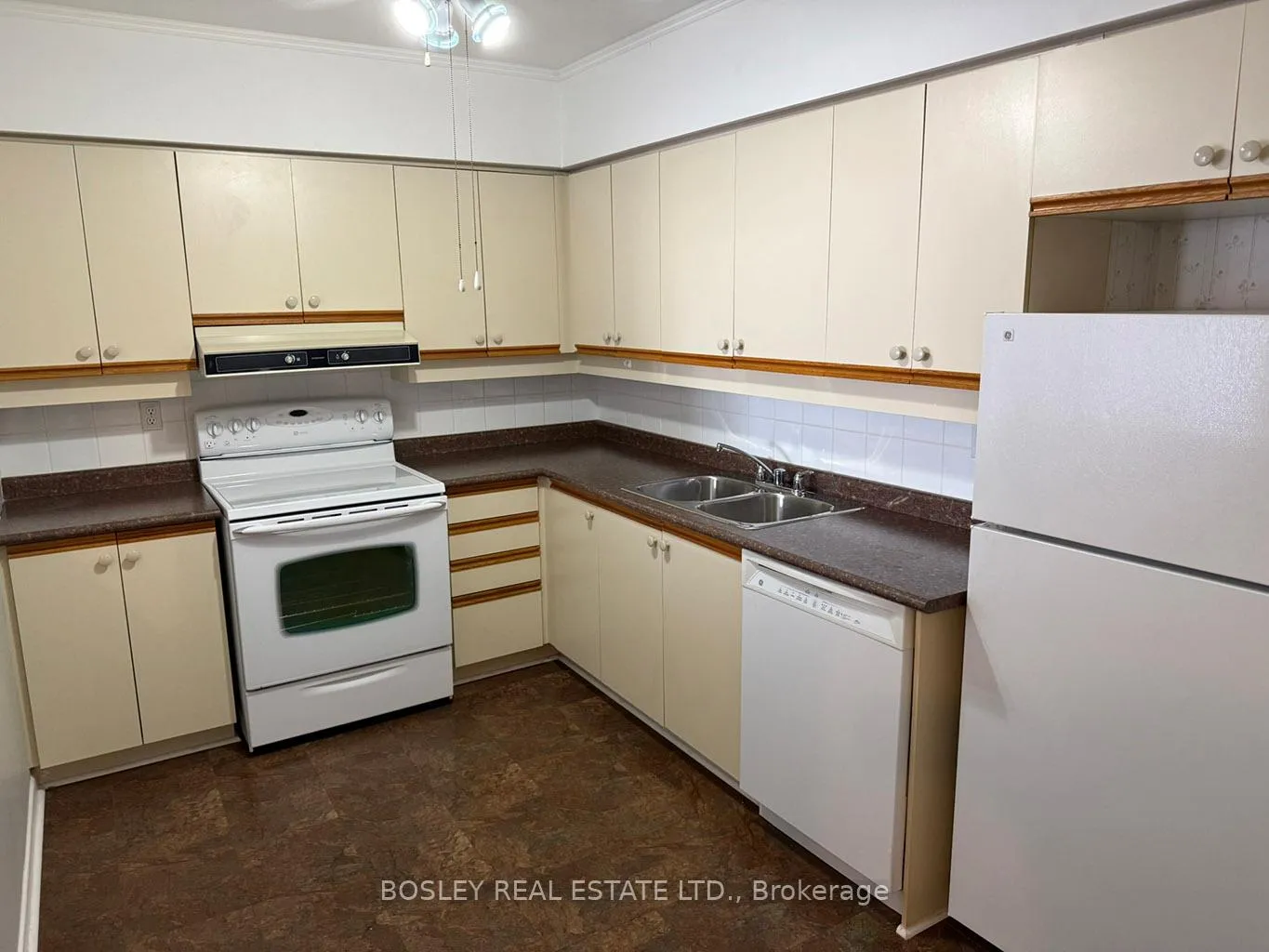 Photo 14 of Unit 513, 955 Millwood Road, Toronto, Leaside — HOMEH