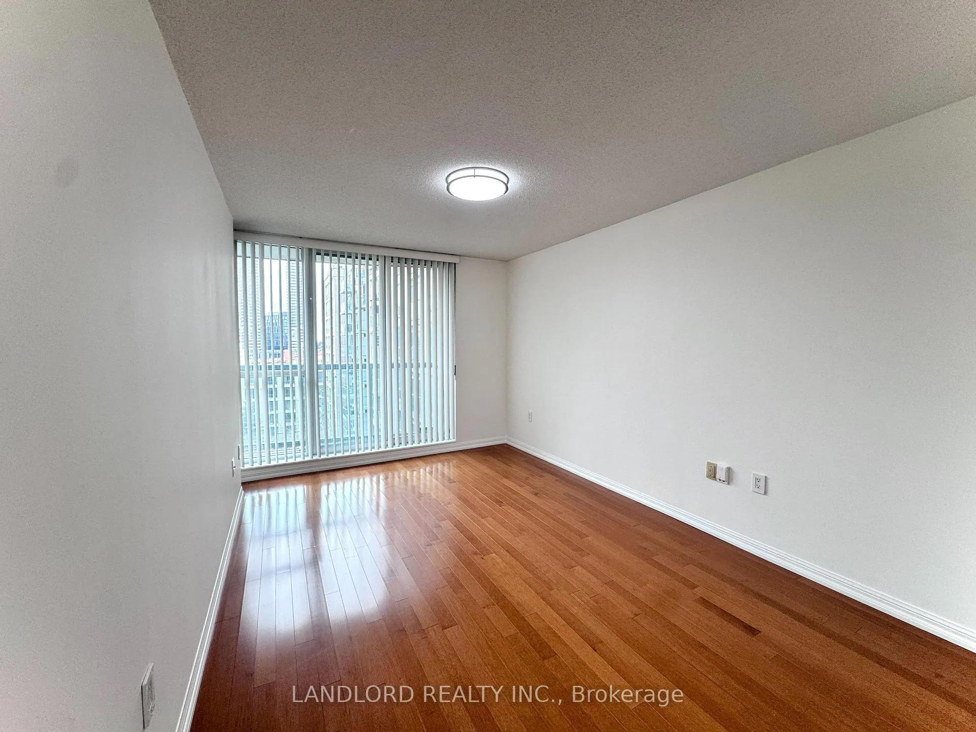 Photo 9 of Unit 911, 109 Front Street E, Toronto, Moss Park — HOMEH