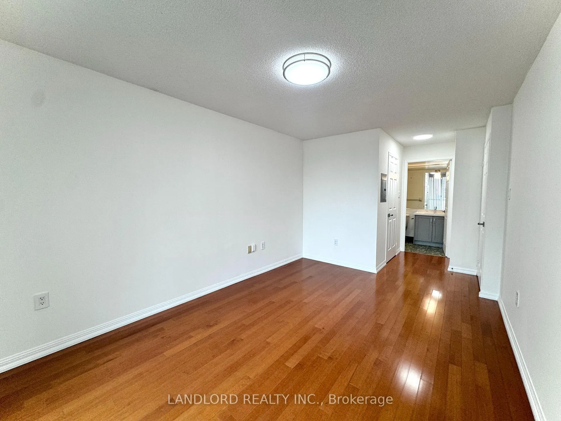 Photo 10 of Unit 911, 109 Front Street E, Toronto, Moss Park — HOMEH