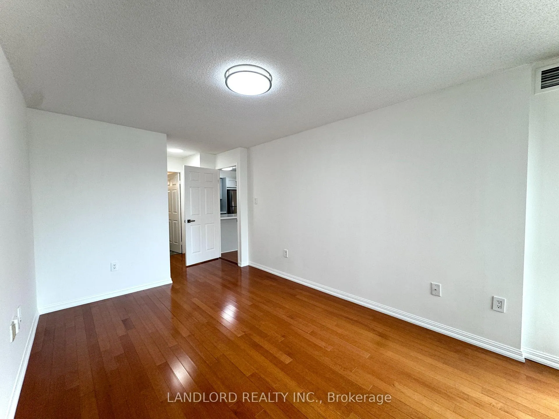 Photo 11 of Unit 911, 109 Front Street E, Toronto, Moss Park — HOMEH