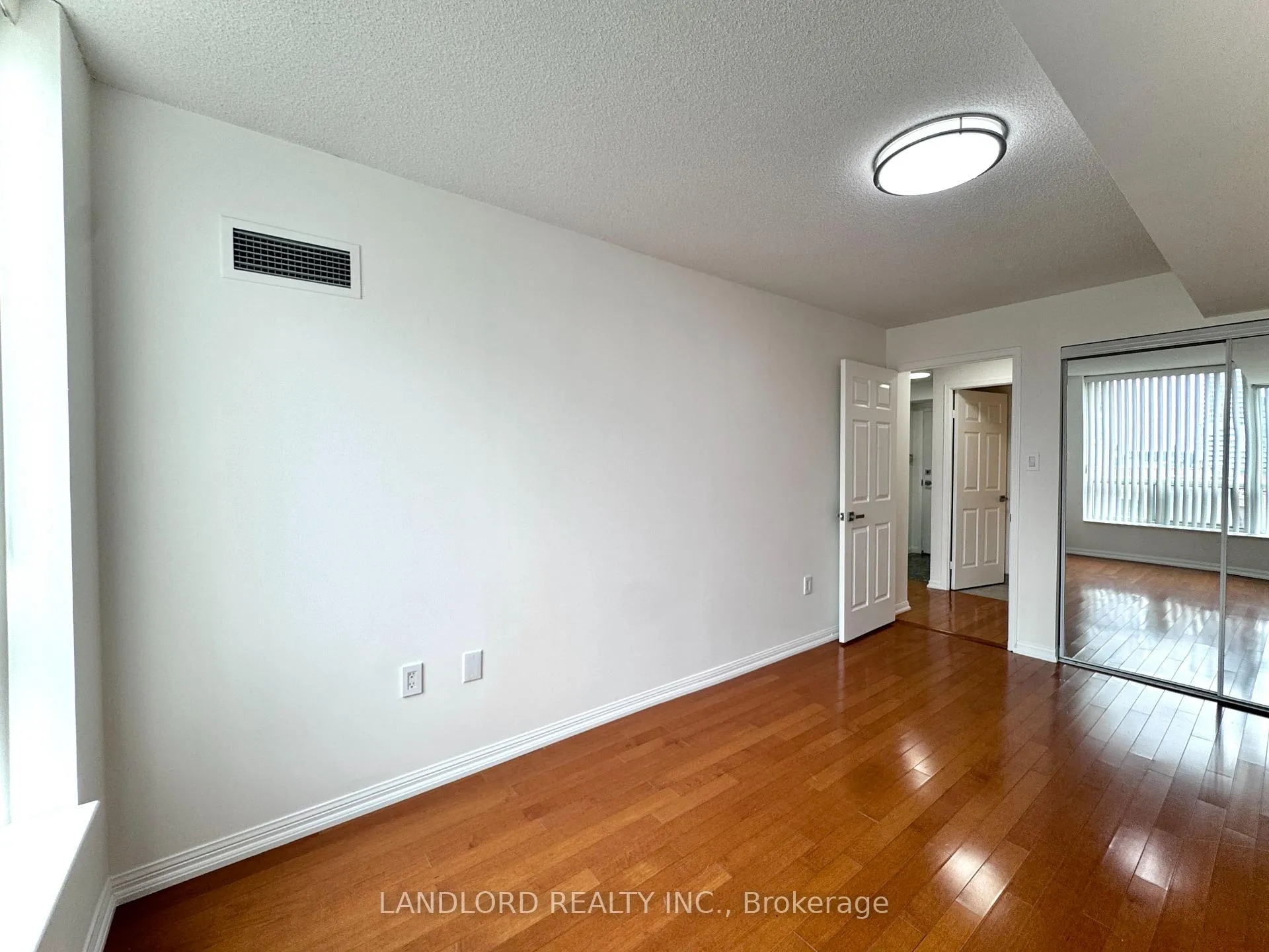 Photo 17 of Unit 911, 109 Front Street E, Toronto, Moss Park — HOMEH