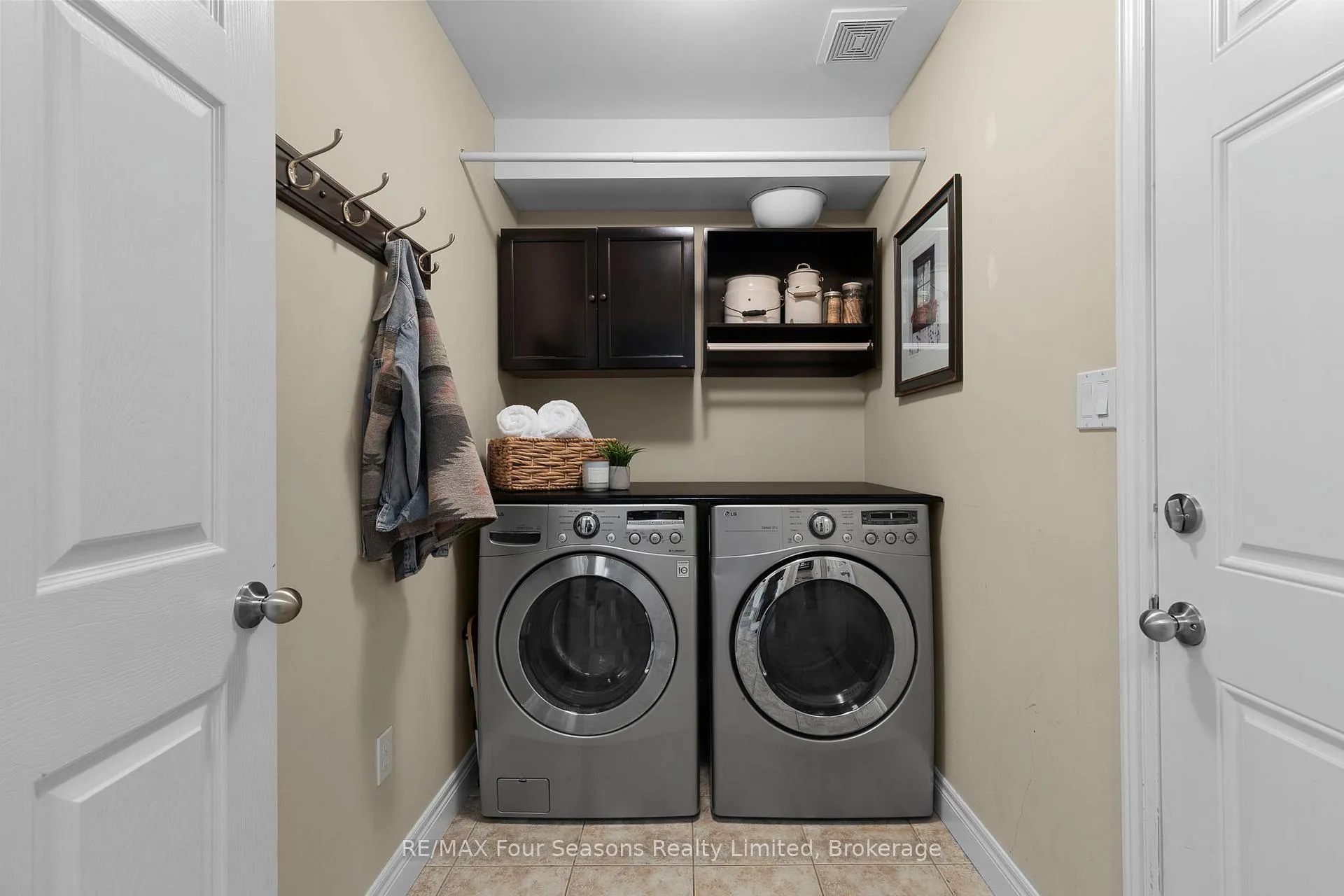 Photo 7 of Unit 13, 305 Briarmeadow Drive, Kitchener — HOMEH