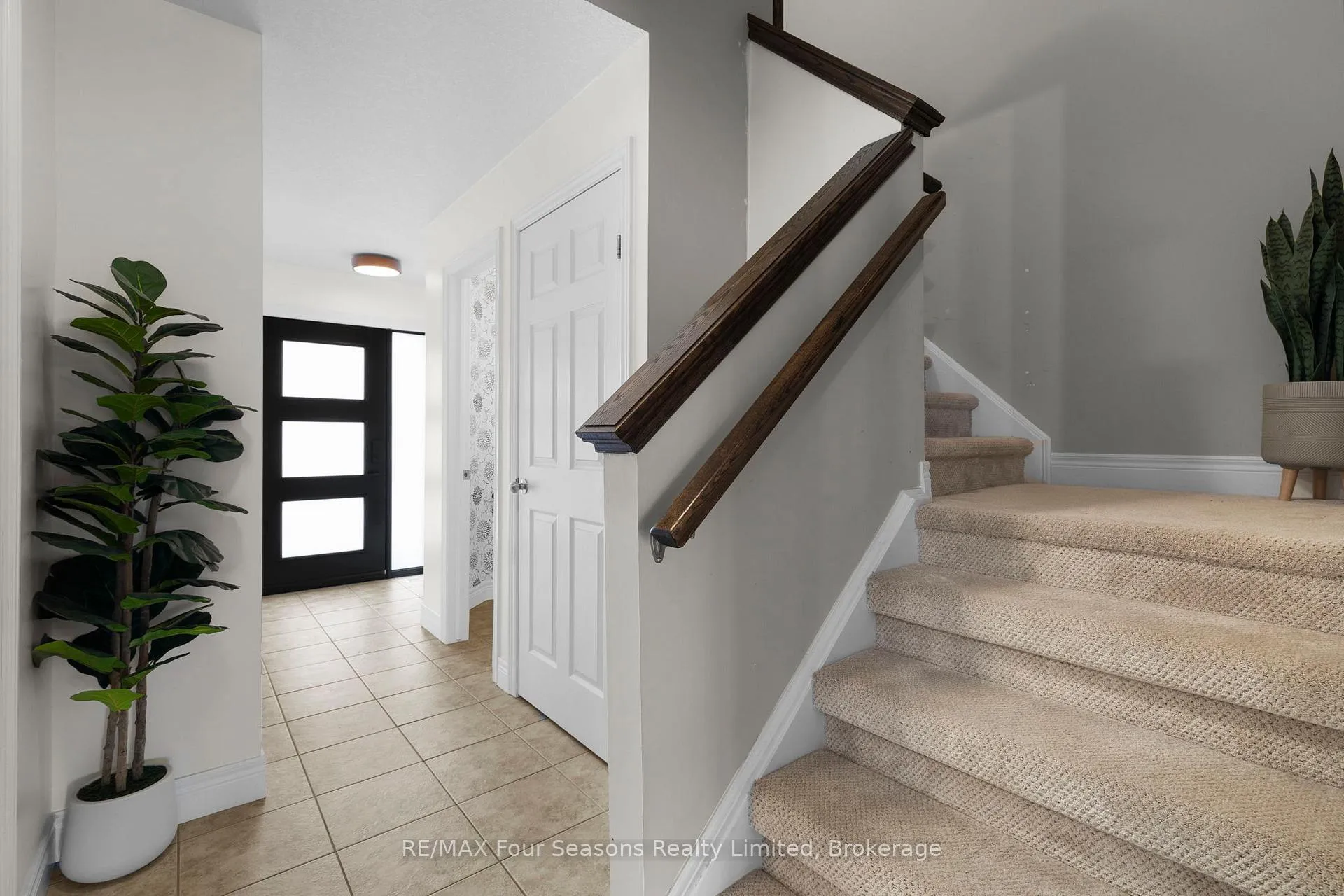 Photo 8 of Unit 13, 305 Briarmeadow Drive, Kitchener — HOMEH