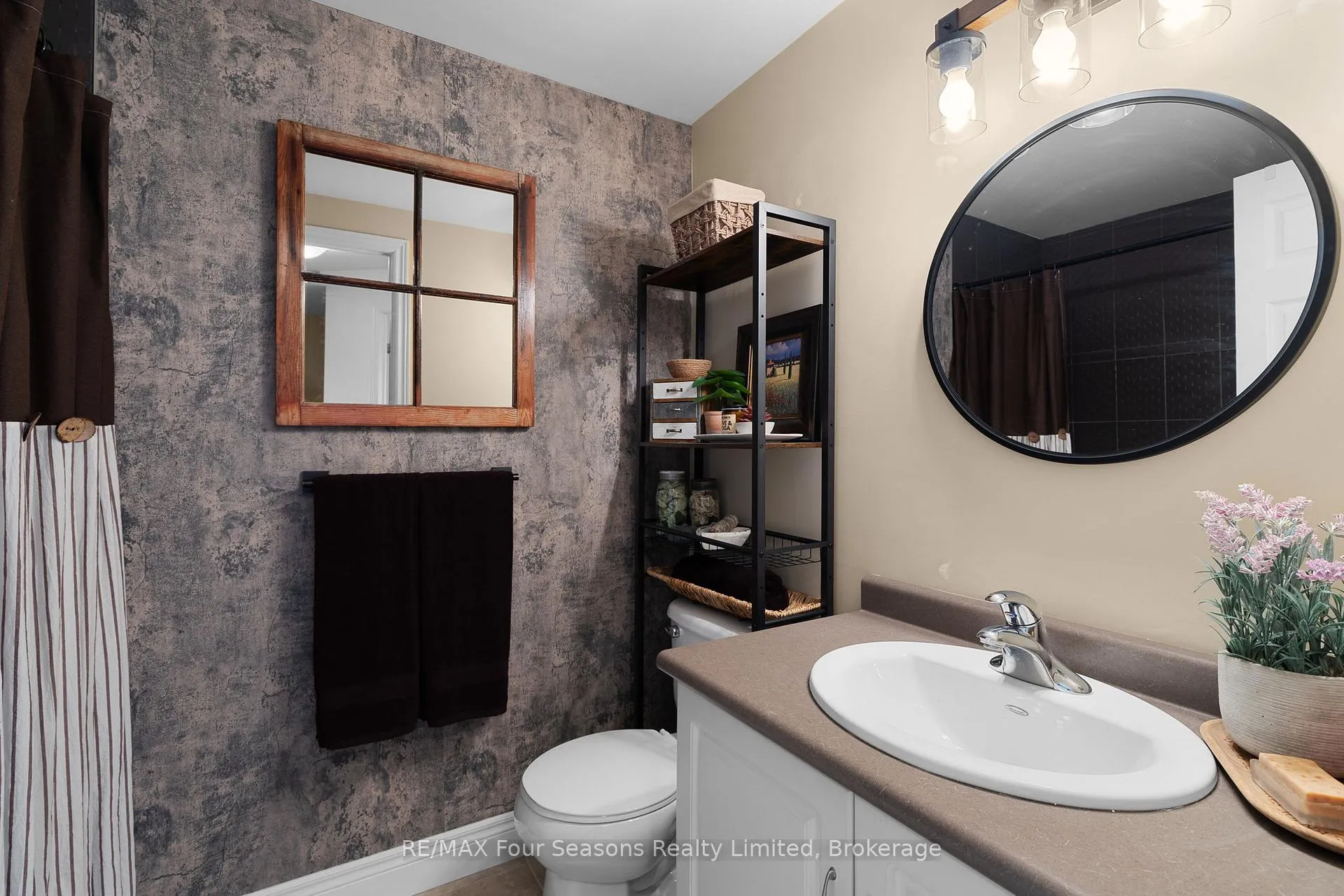 Photo 23 of Unit 13, 305 Briarmeadow Drive, Kitchener — HOMEH