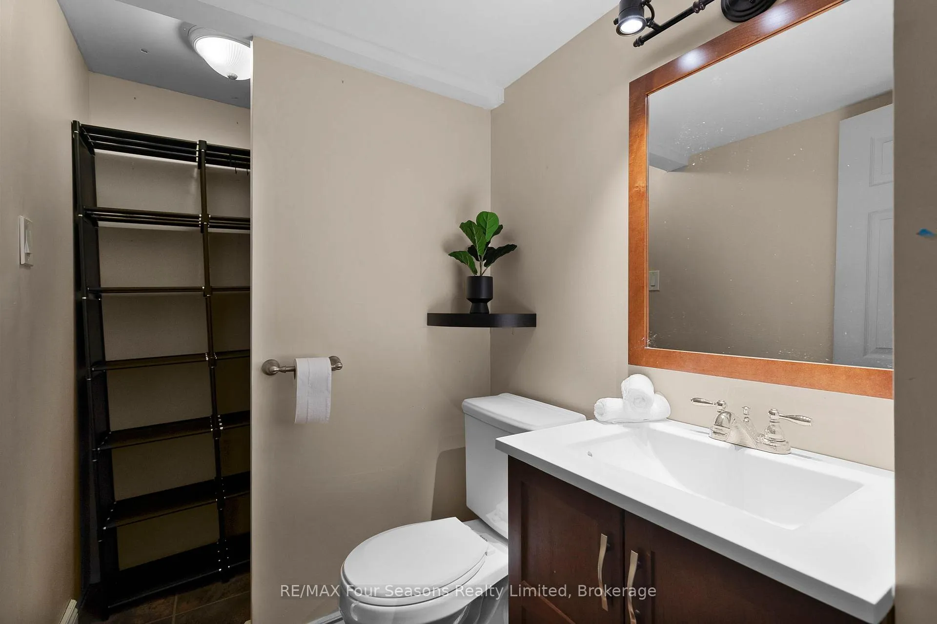 Photo 26 of Unit 13, 305 Briarmeadow Drive, Kitchener — HOMEH