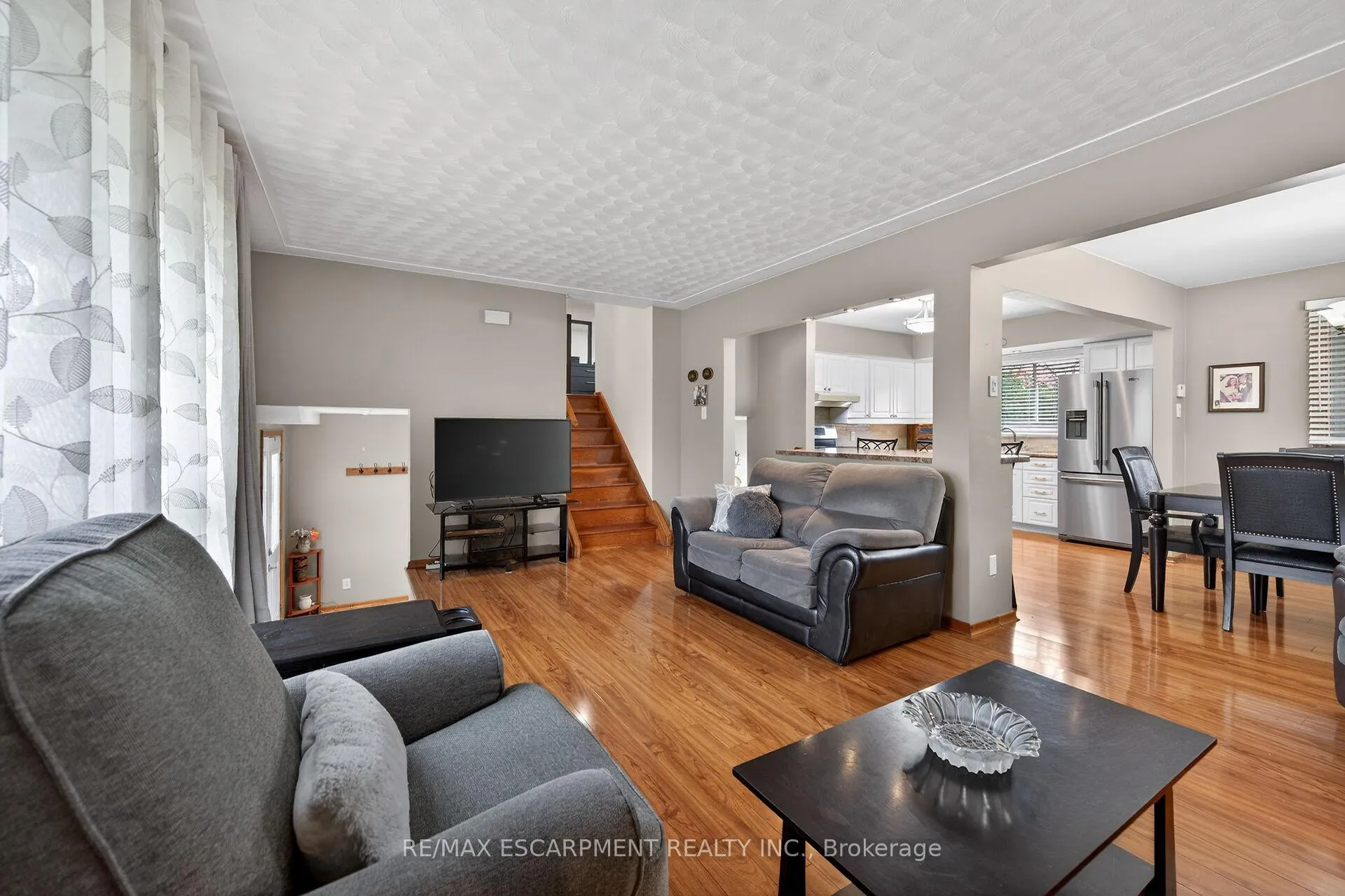 Photo 8 of 210 Columbia Drive, Hamilton, Buchanan — HOMEH