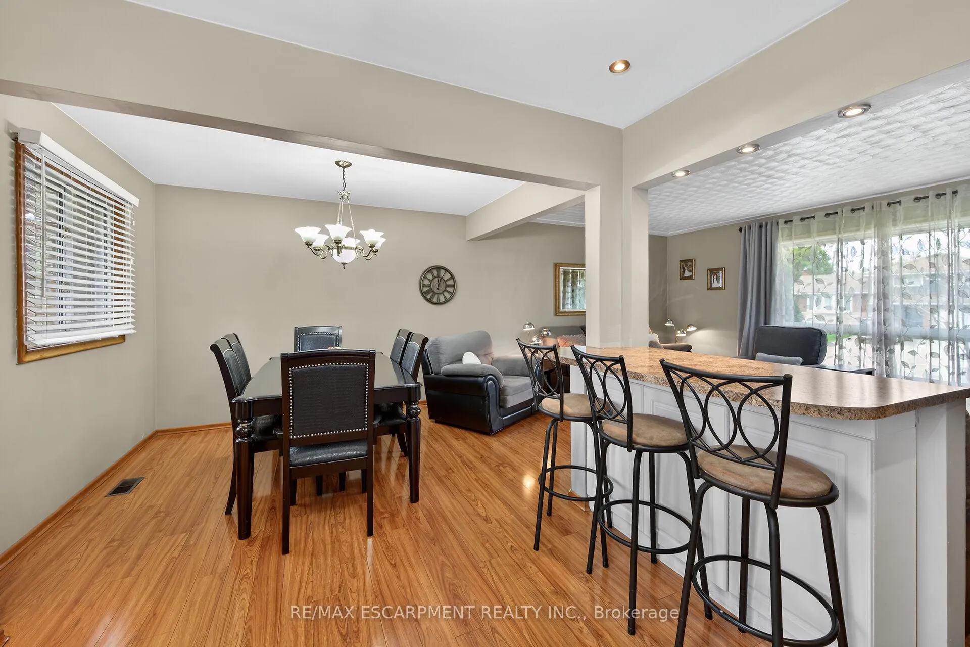 Photo 14 of 210 Columbia Drive, Hamilton, Buchanan — HOMEH