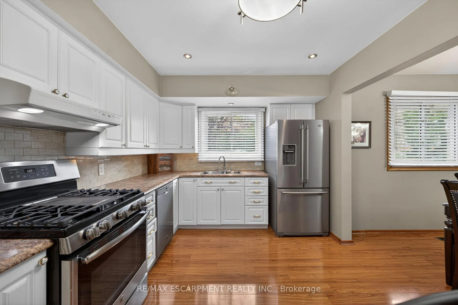 Photo 16 of 210 Columbia Drive, Hamilton, Buchanan — HOMEH