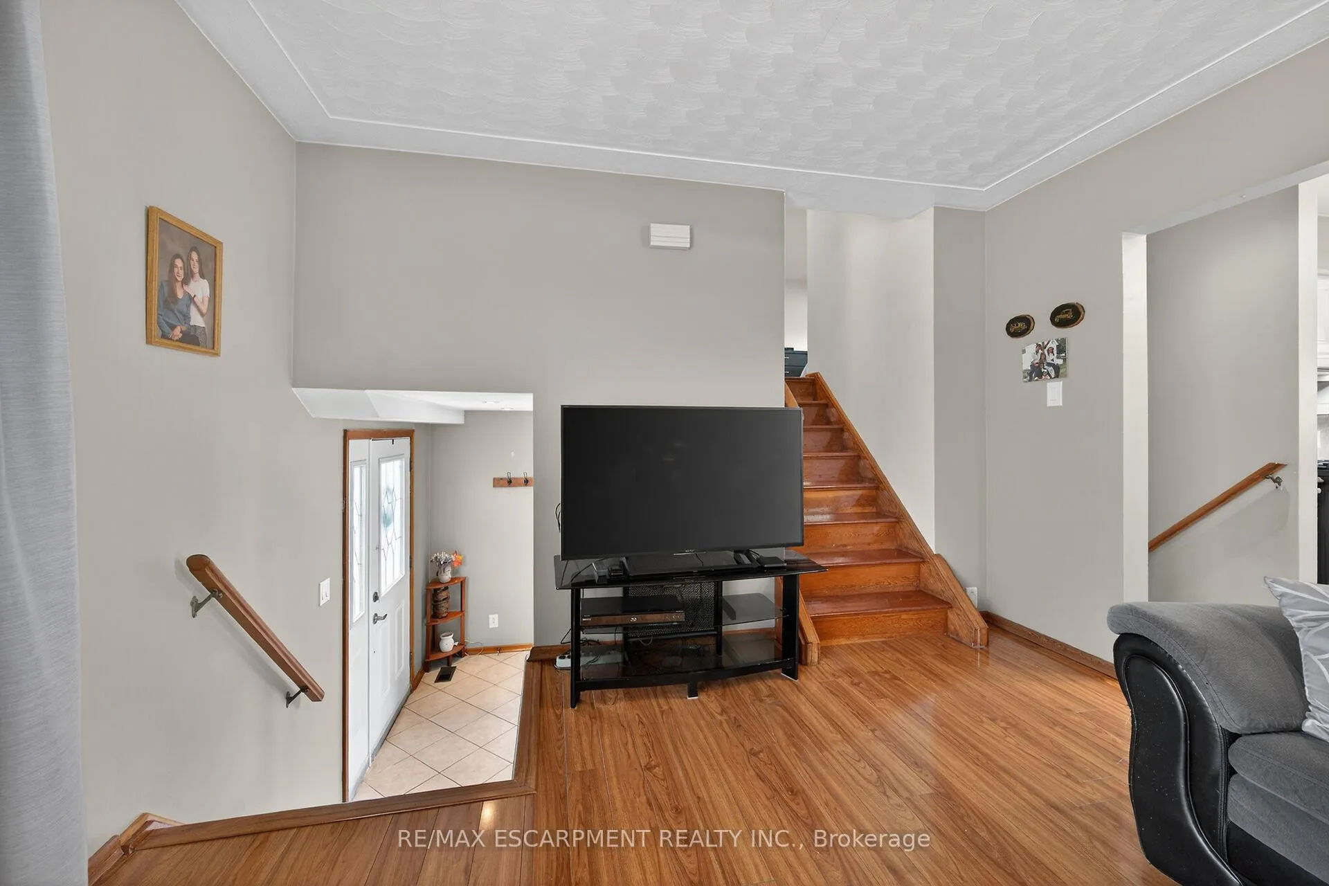 Photo 19 of 210 Columbia Drive, Hamilton, Buchanan — HOMEH