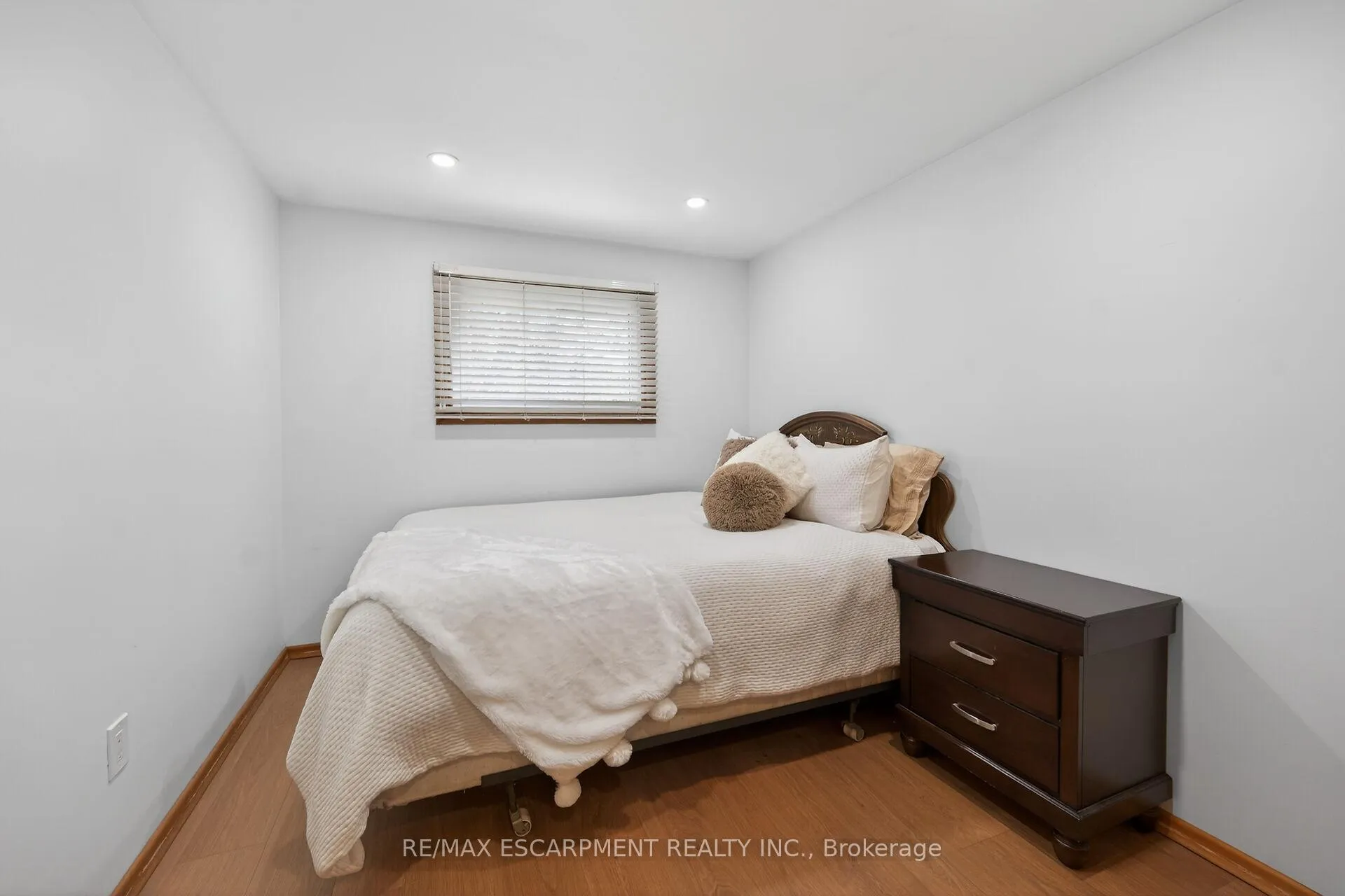Photo 27 of 210 Columbia Drive, Hamilton, Buchanan — HOMEH