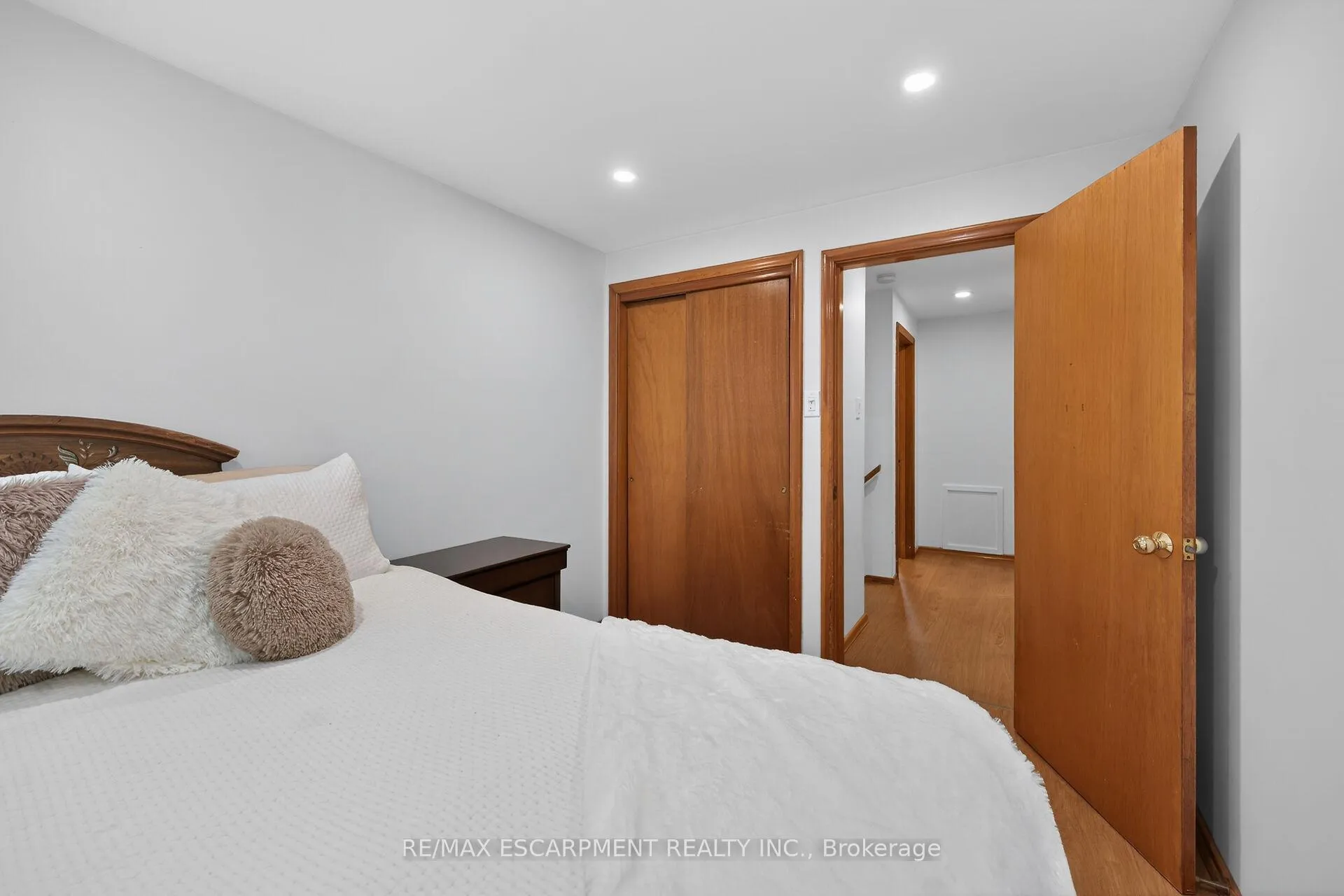 Photo 28 of 210 Columbia Drive, Hamilton, Buchanan — HOMEH