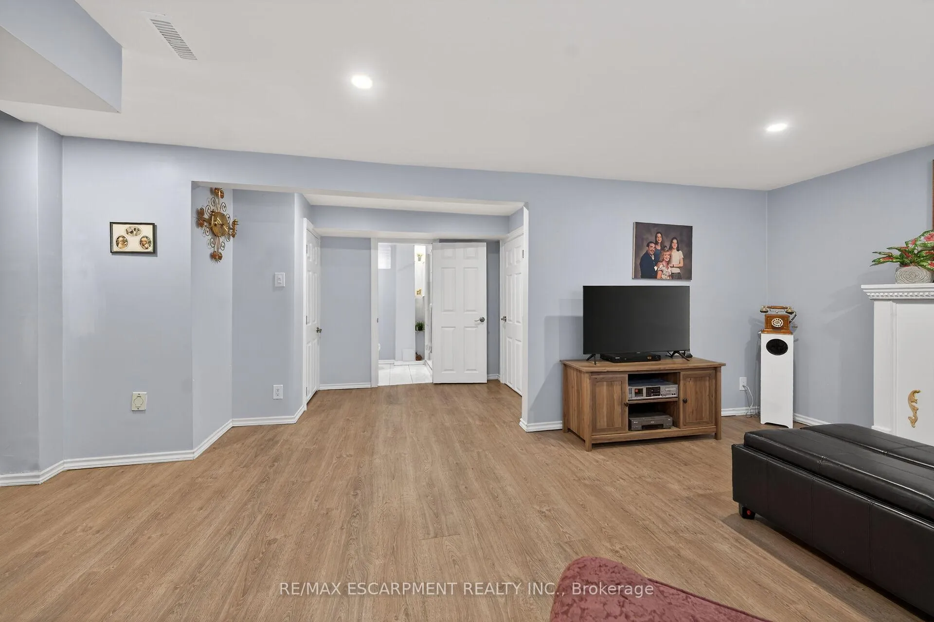 Photo 34 of 210 Columbia Drive, Hamilton, Buchanan — HOMEH