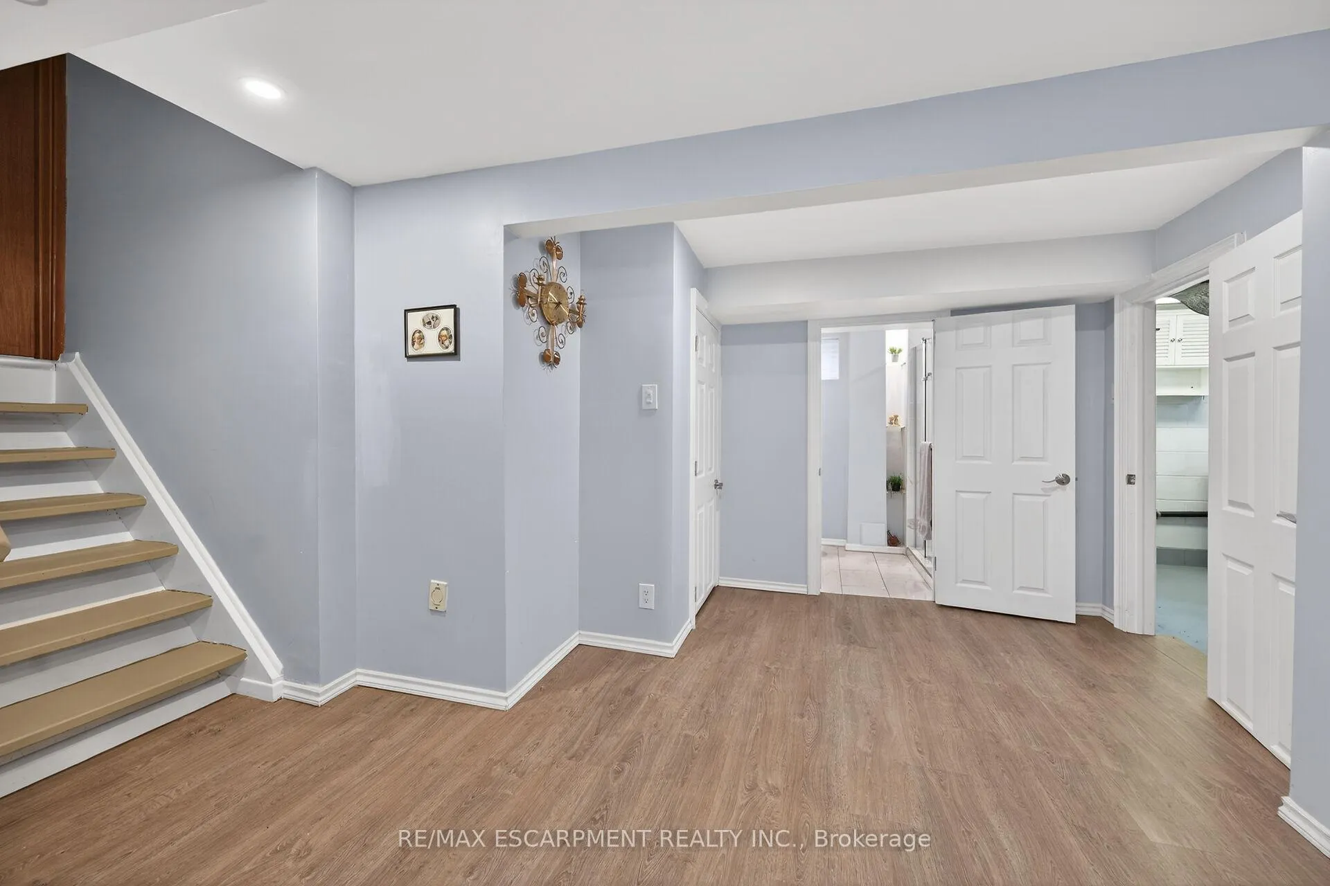 Photo 35 of 210 Columbia Drive, Hamilton, Buchanan — HOMEH