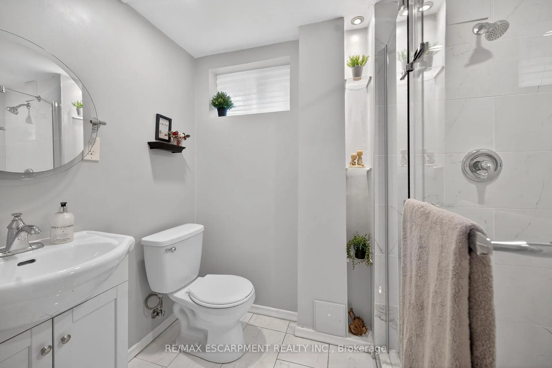 Photo 36 of 210 Columbia Drive, Hamilton, Buchanan — HOMEH