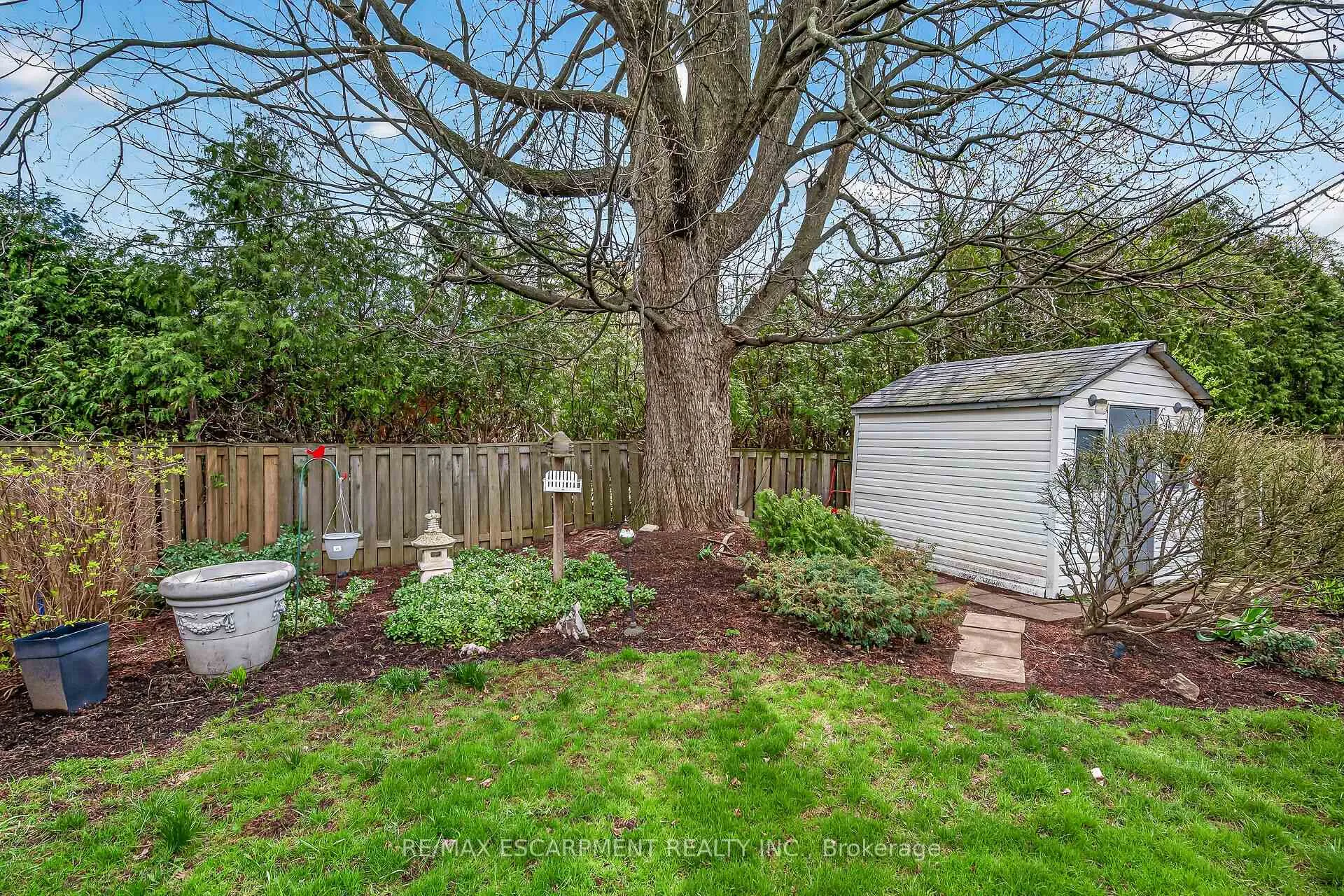 Photo 45 of 210 Columbia Drive, Hamilton, Buchanan — HOMEH