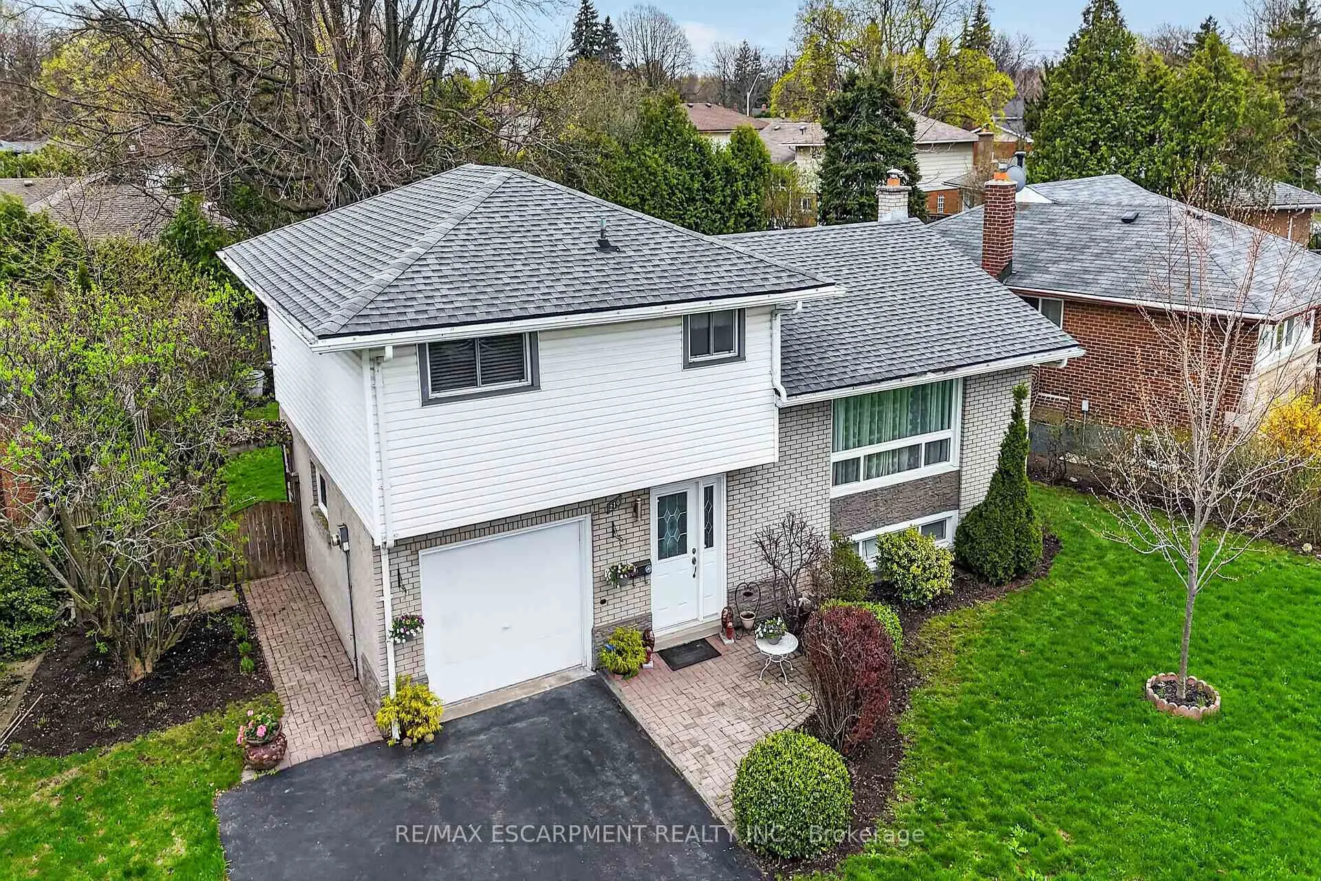 Photo 46 of 210 Columbia Drive, Hamilton, Buchanan — HOMEH