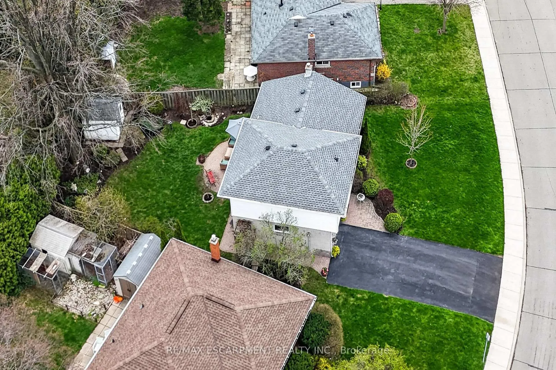 Photo 48 of 210 Columbia Drive, Hamilton, Buchanan — HOMEH