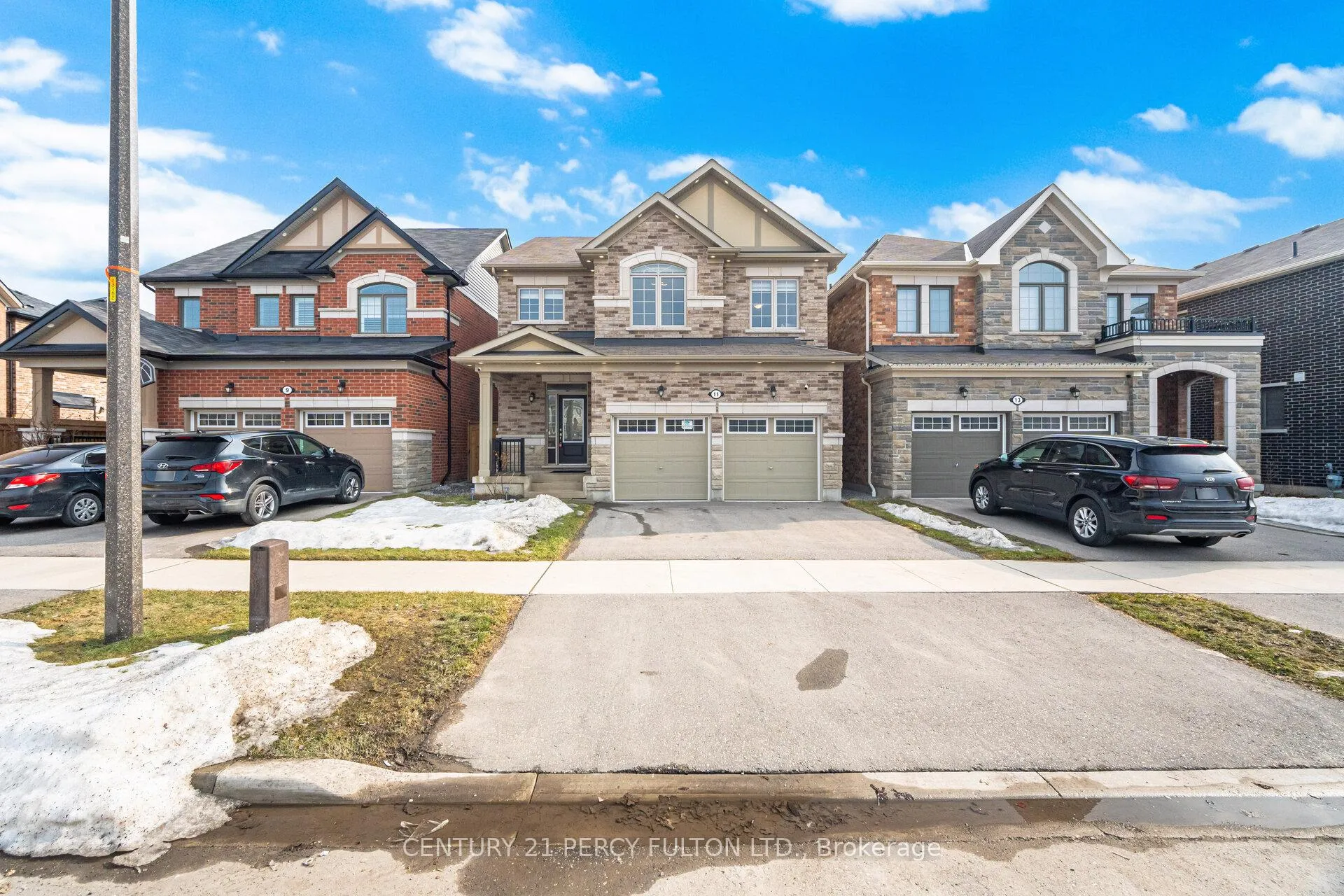 Photo 2 of 11 Cisco Drive, Whitby, Rural Whitby — HOMEH