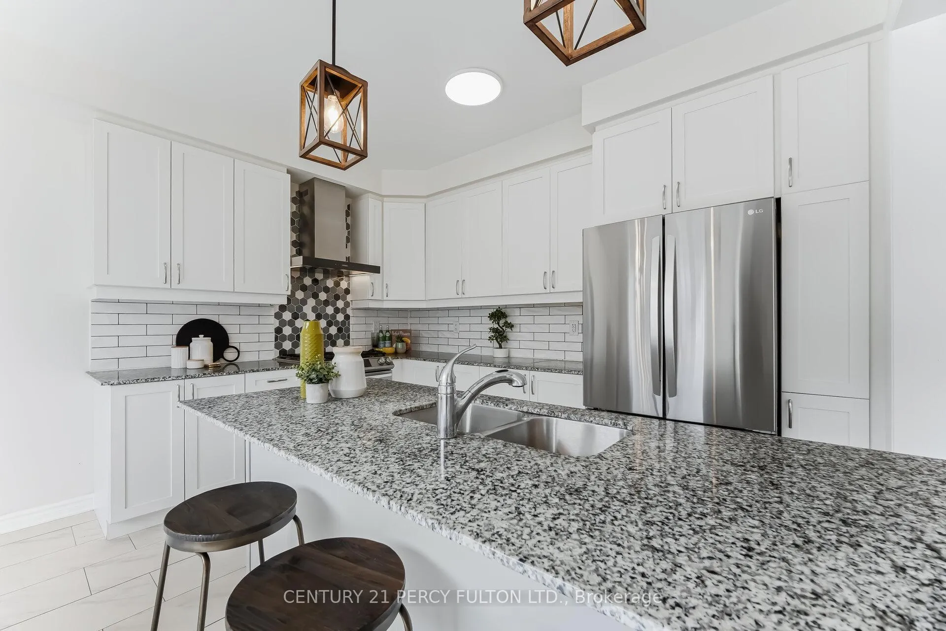 Photo 16 of 11 Cisco Drive, Whitby, Rural Whitby — HOMEH