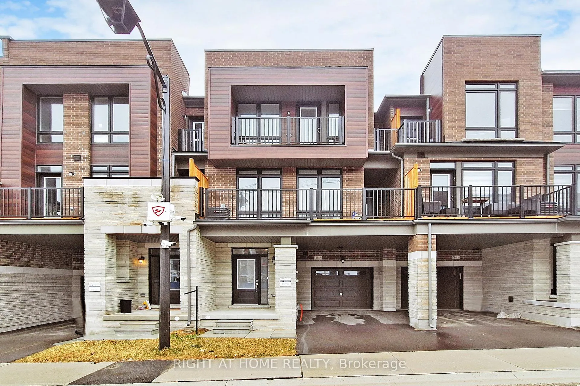 Photo 1 of 157 Blick Crescent, Aurora, Bayview Northeast — HOMEH