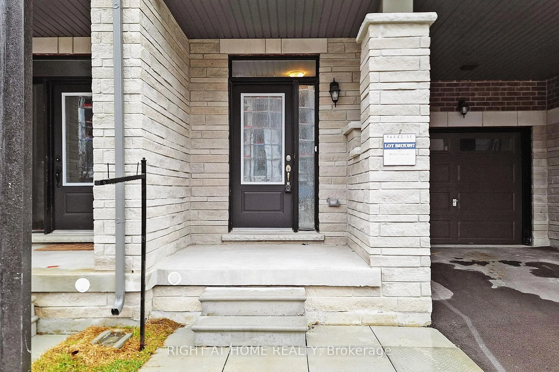 Photo 4 of 157 Blick Crescent, Aurora, Bayview Northeast — HOMEH