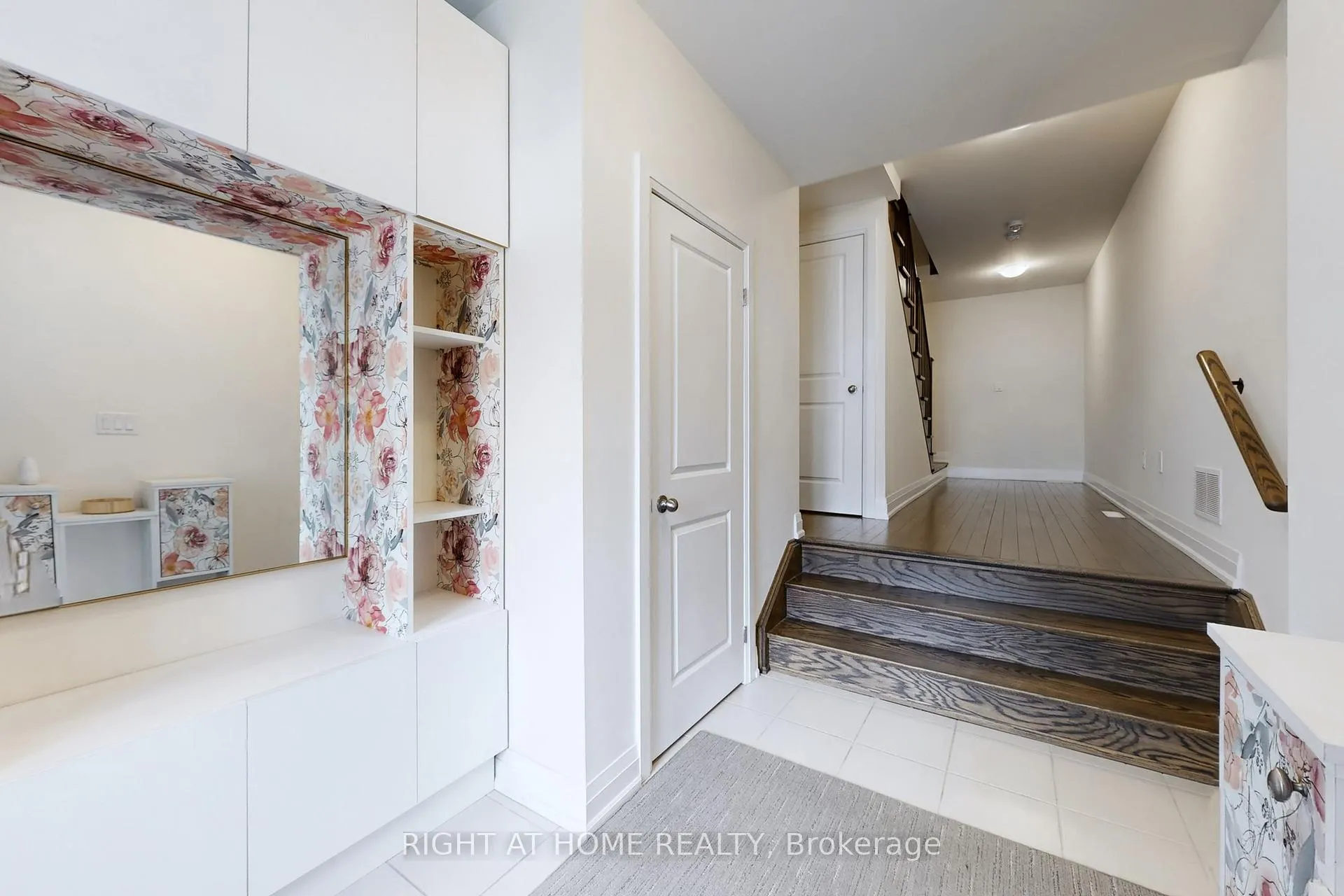 Photo 5 of 157 Blick Crescent, Aurora, Bayview Northeast — HOMEH
