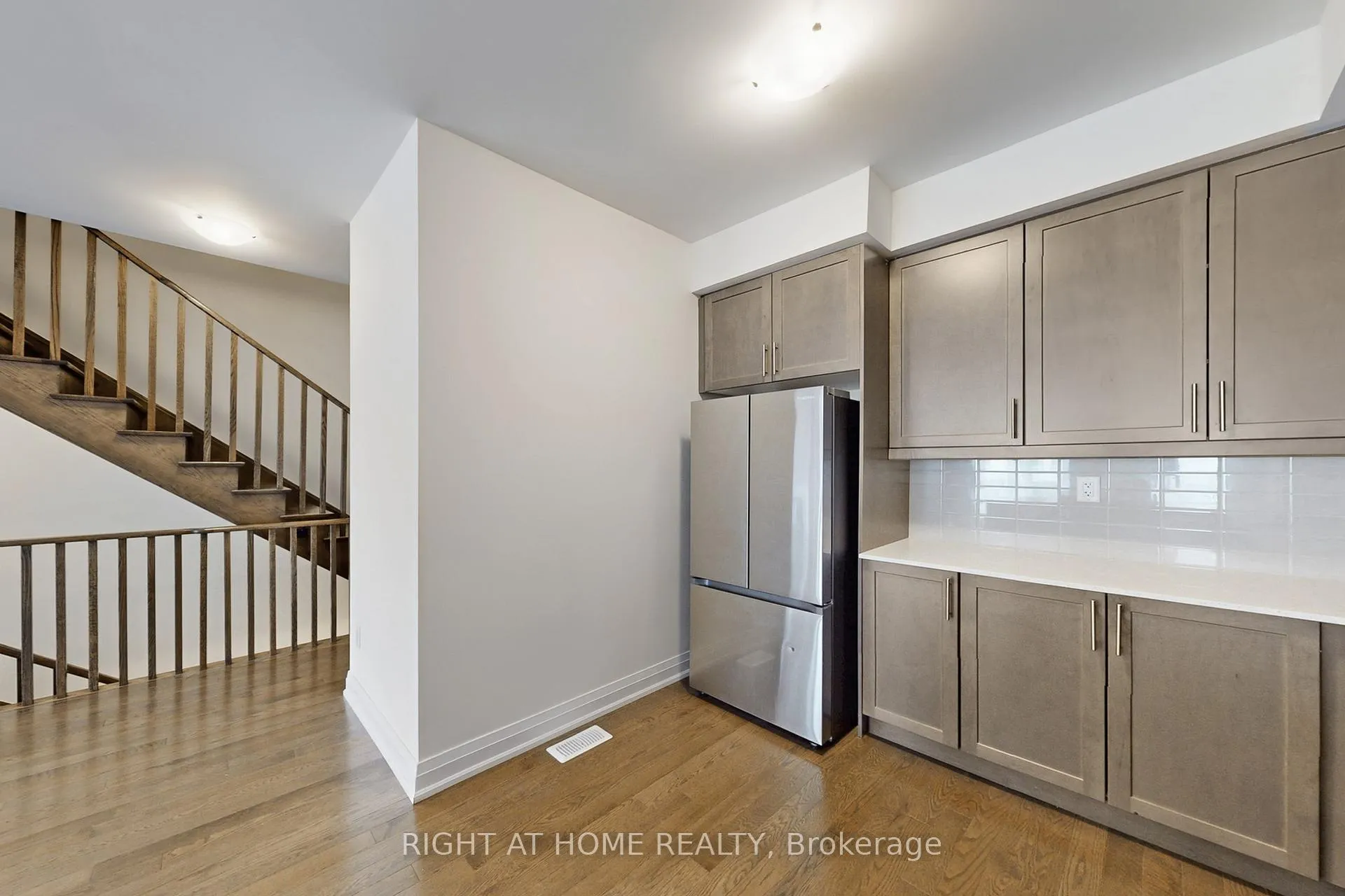 Photo 15 of 157 Blick Crescent, Aurora, Bayview Northeast — HOMEH