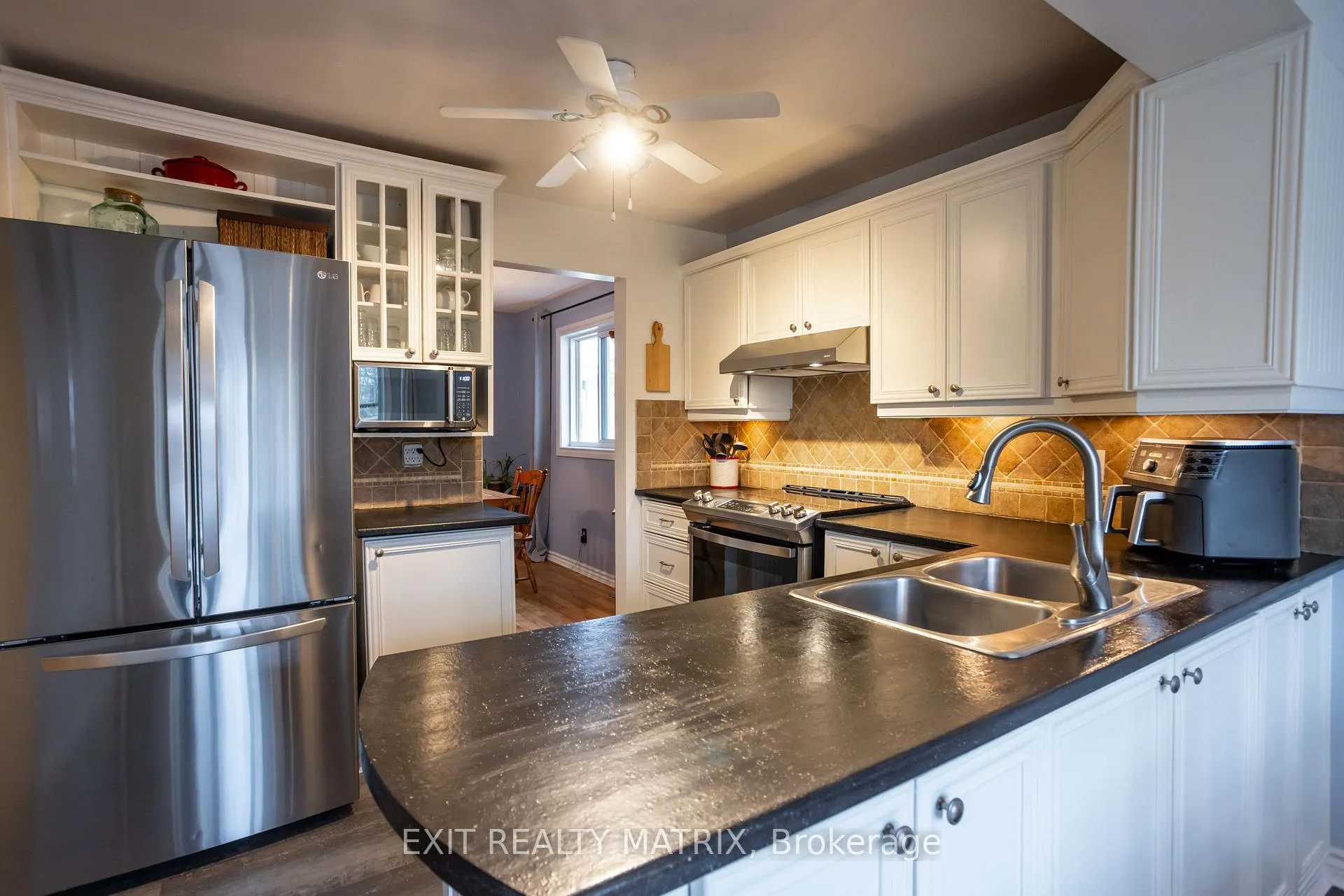 Photo 12 of 555 Apollo Way, Ottawa, Fallingbrook/Pineridge — HOMEH