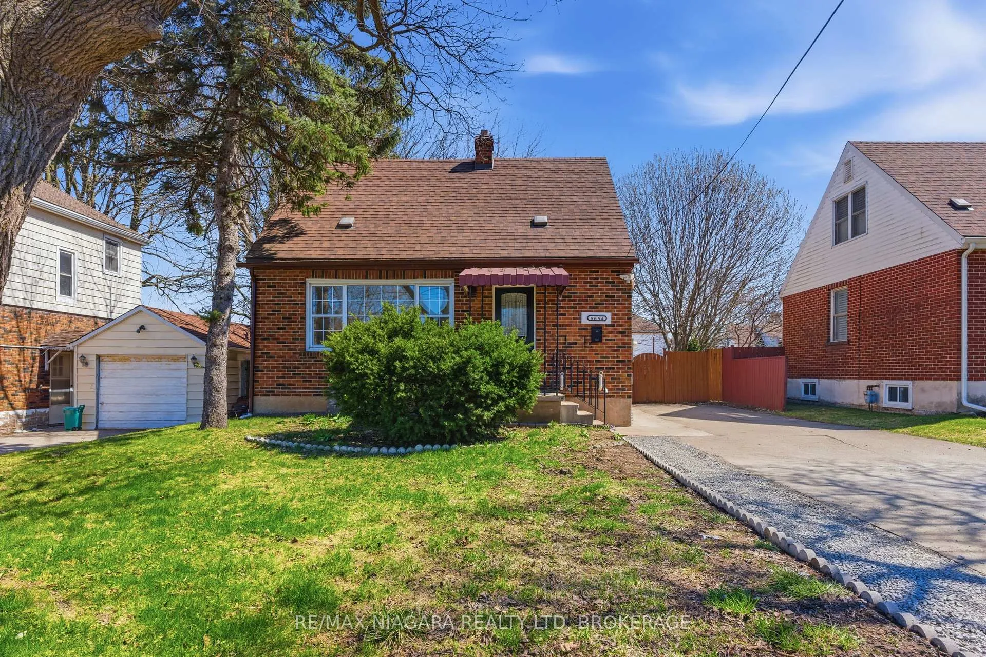 Photo 1 of 5654 Drummond Road, Niagara Falls, Hospital — HOMEH