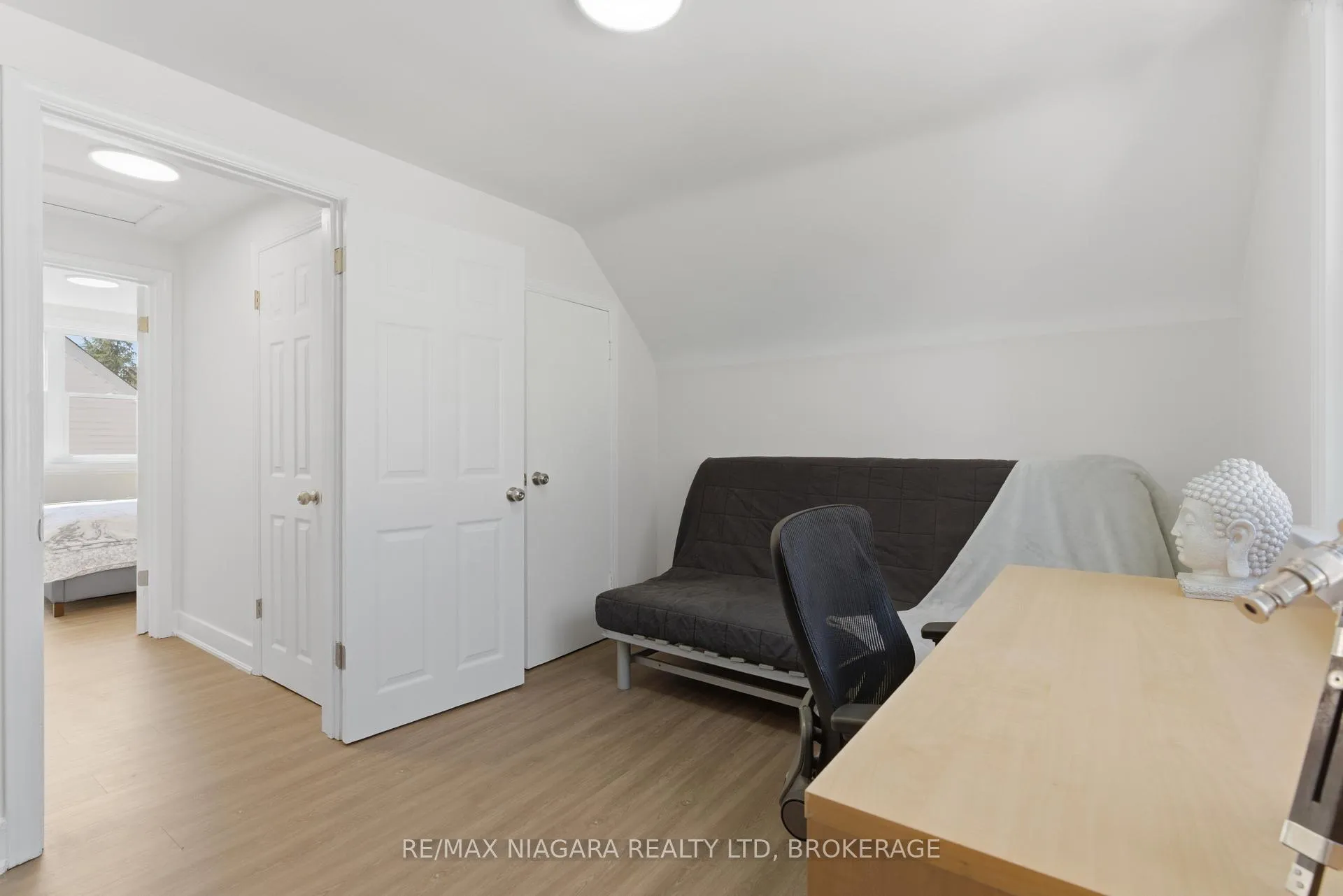Photo 15 of 5654 Drummond Road, Niagara Falls, Hospital — HOMEH