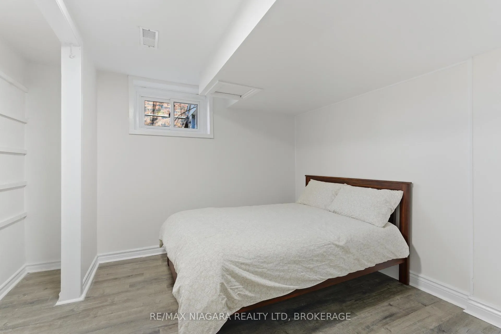 Photo 24 of 5654 Drummond Road, Niagara Falls, Hospital — HOMEH
