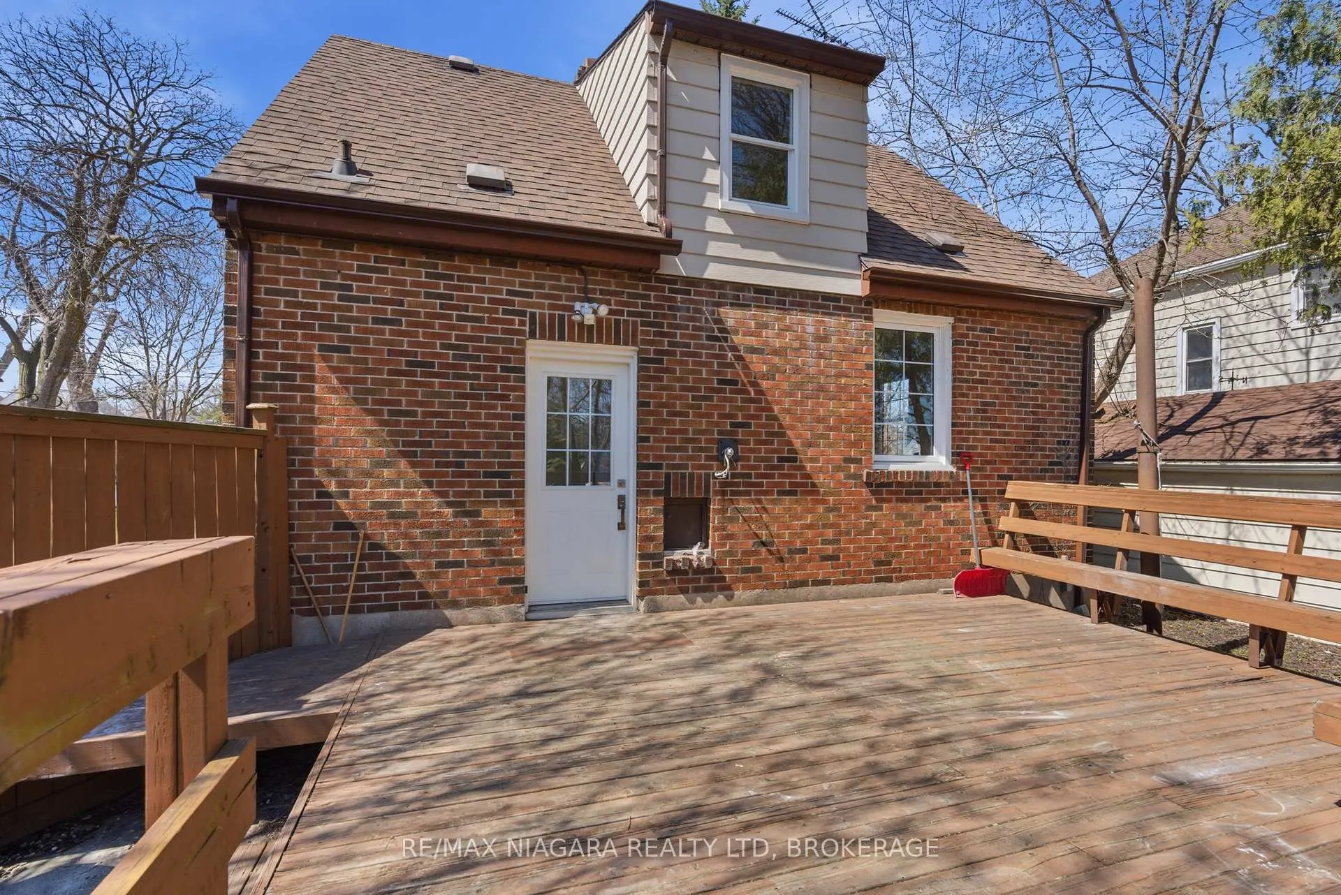 Photo 31 of 5654 Drummond Road, Niagara Falls, Hospital — HOMEH