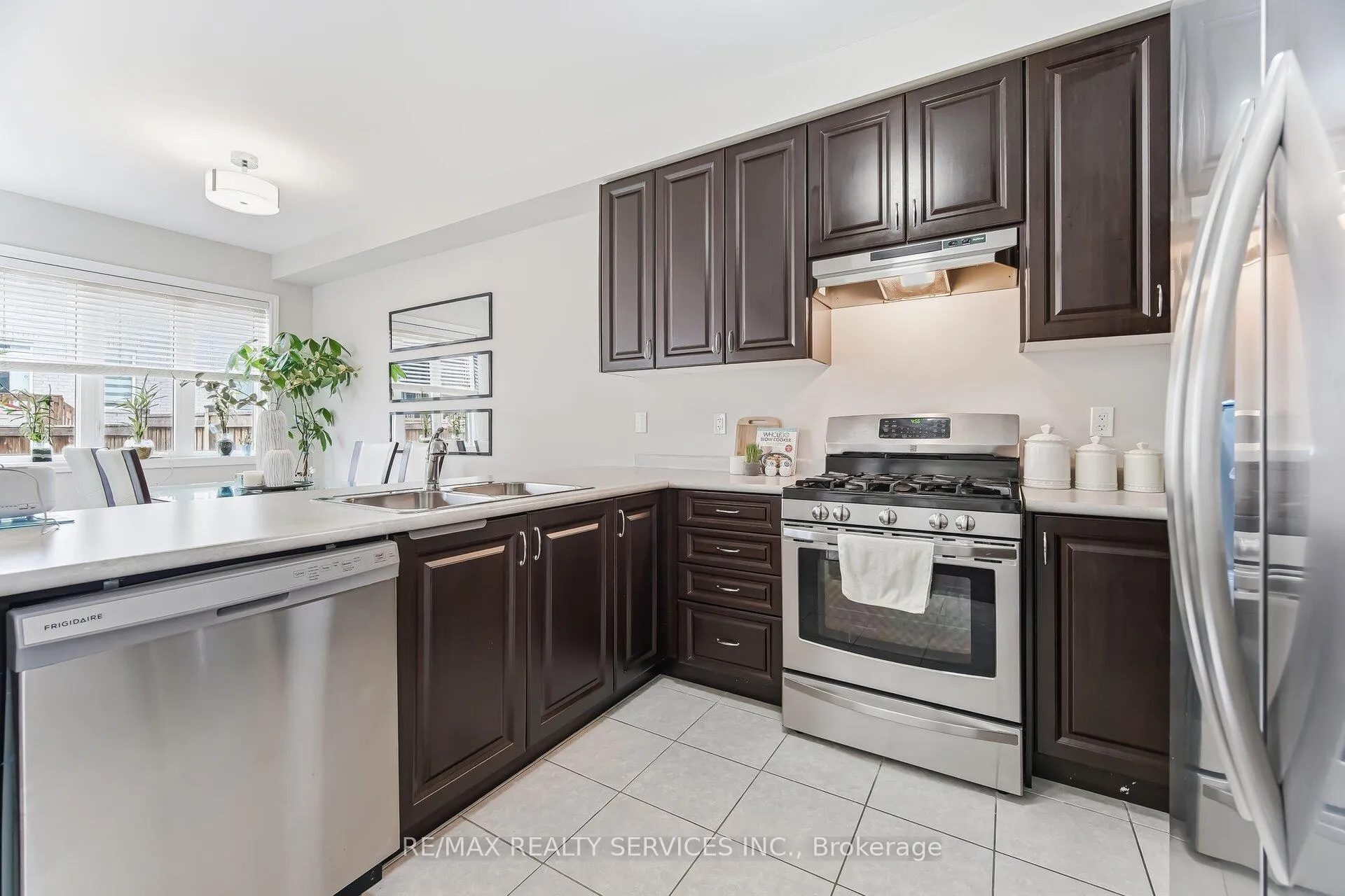 Photo 18 of 20 Blackberry Valley Crescent, Caledon, Rural Caledon — HOMEH