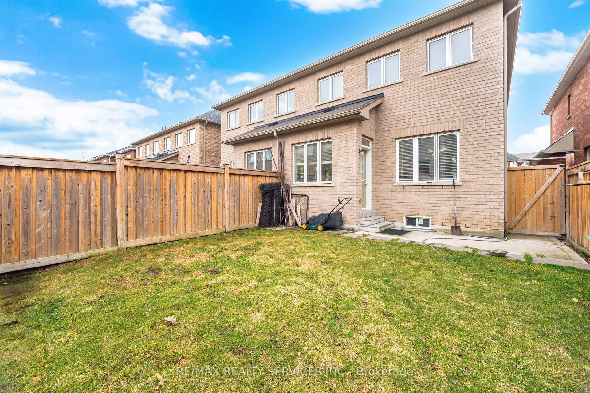 Photo 41 of 20 Blackberry Valley Crescent, Caledon, Rural Caledon — HOMEH