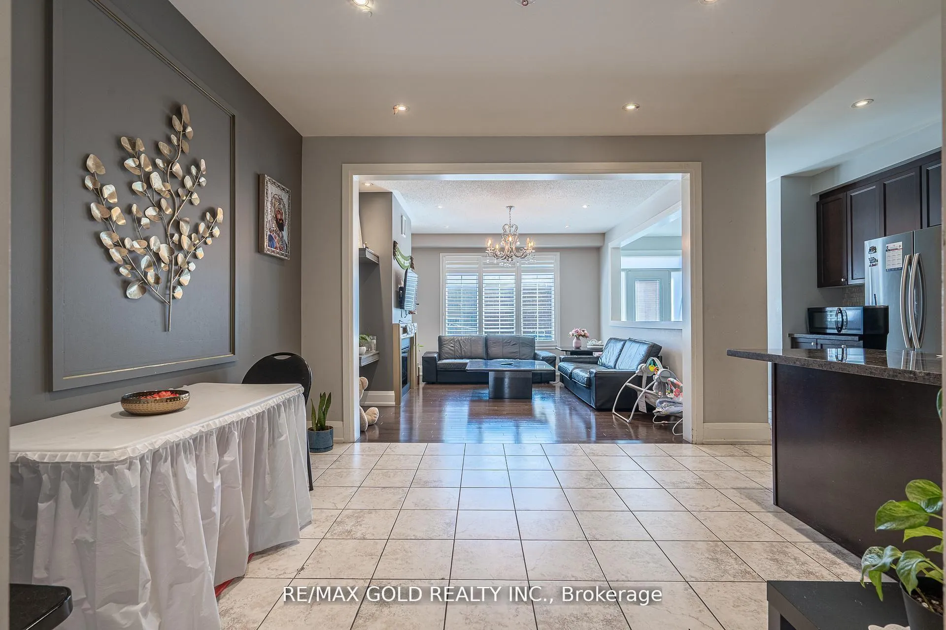 Photo 8 of 61 Yellowknife Road, Brampton, Sandringham-Wellington North — HOMEH
