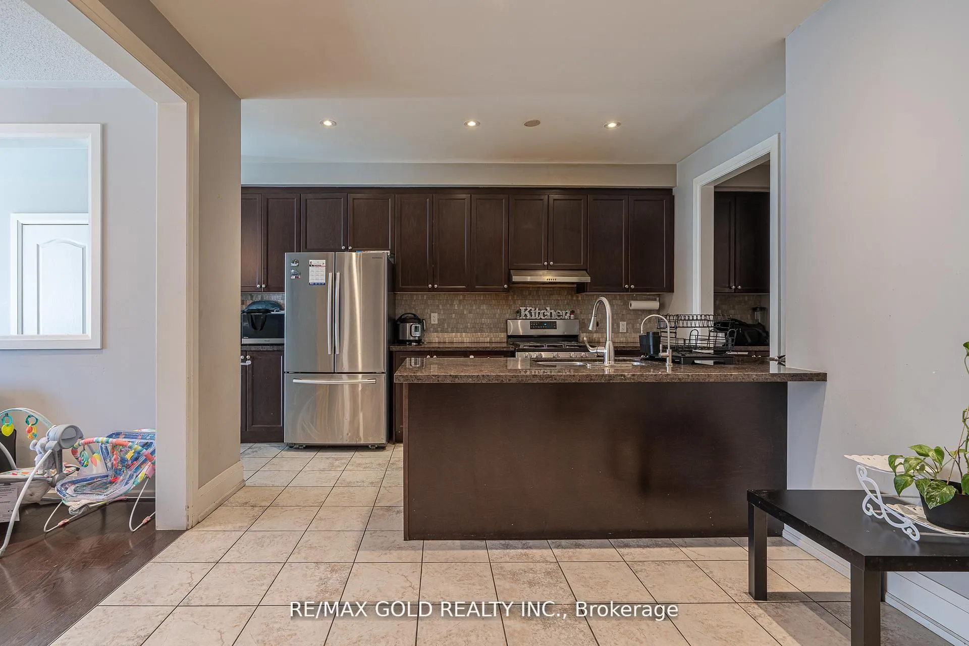 Photo 11 of 61 Yellowknife Road, Brampton, Sandringham-Wellington North — HOMEH