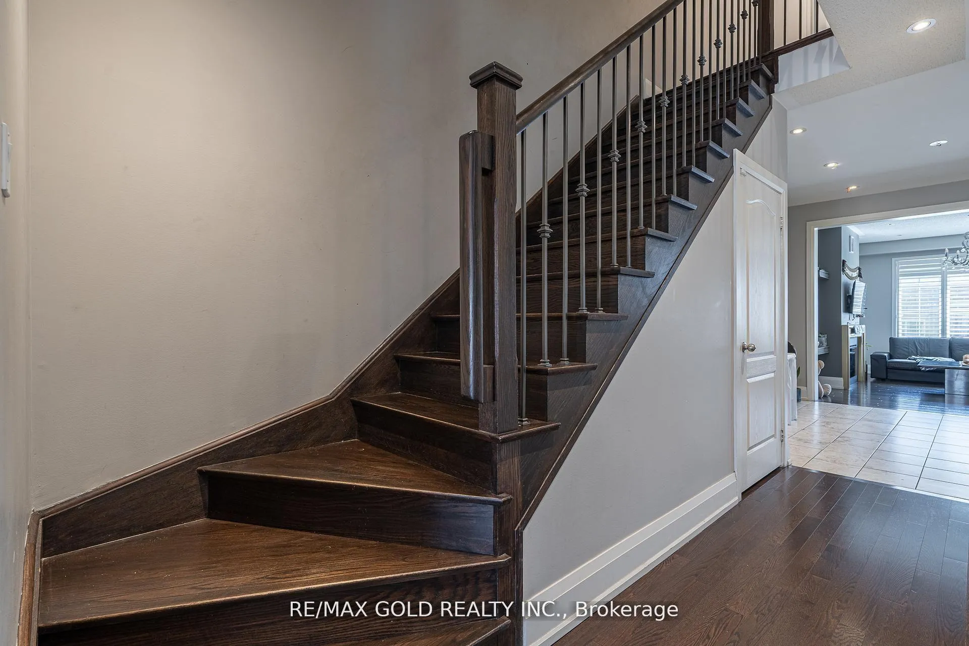 Photo 16 of 61 Yellowknife Road, Brampton, Sandringham-Wellington North — HOMEH