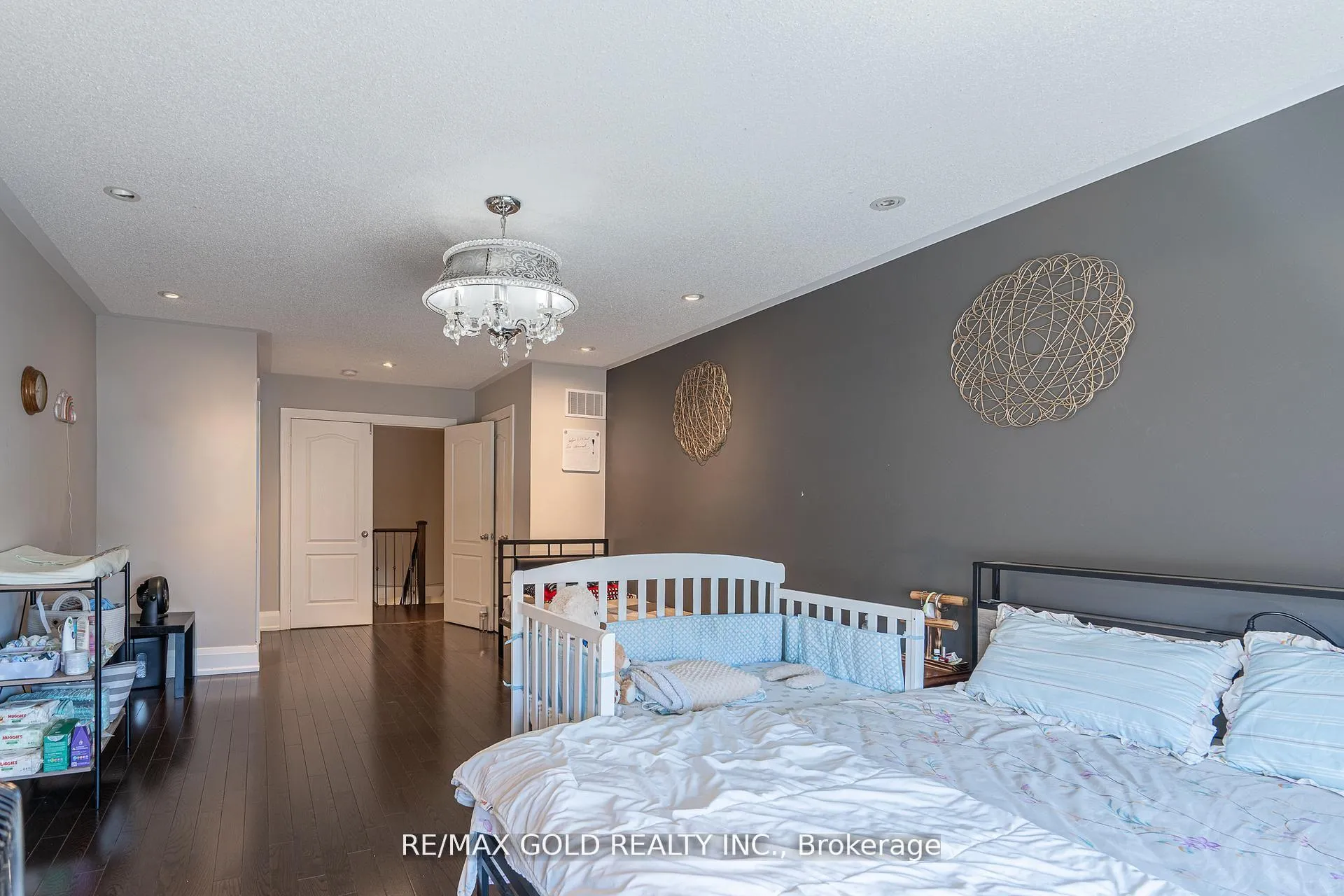 Photo 19 of 61 Yellowknife Road, Brampton, Sandringham-Wellington North — HOMEH