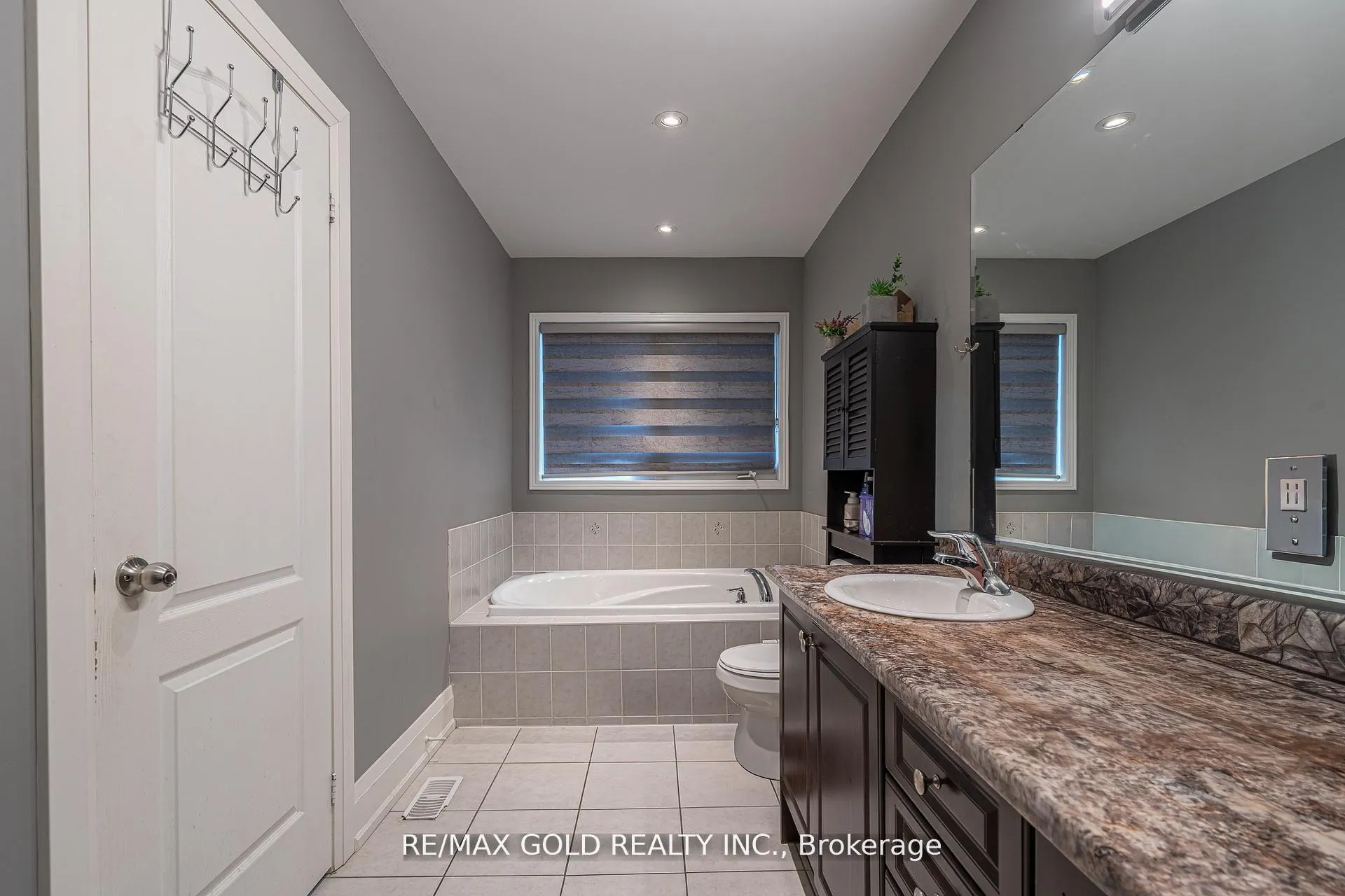 Photo 20 of 61 Yellowknife Road, Brampton, Sandringham-Wellington North — HOMEH