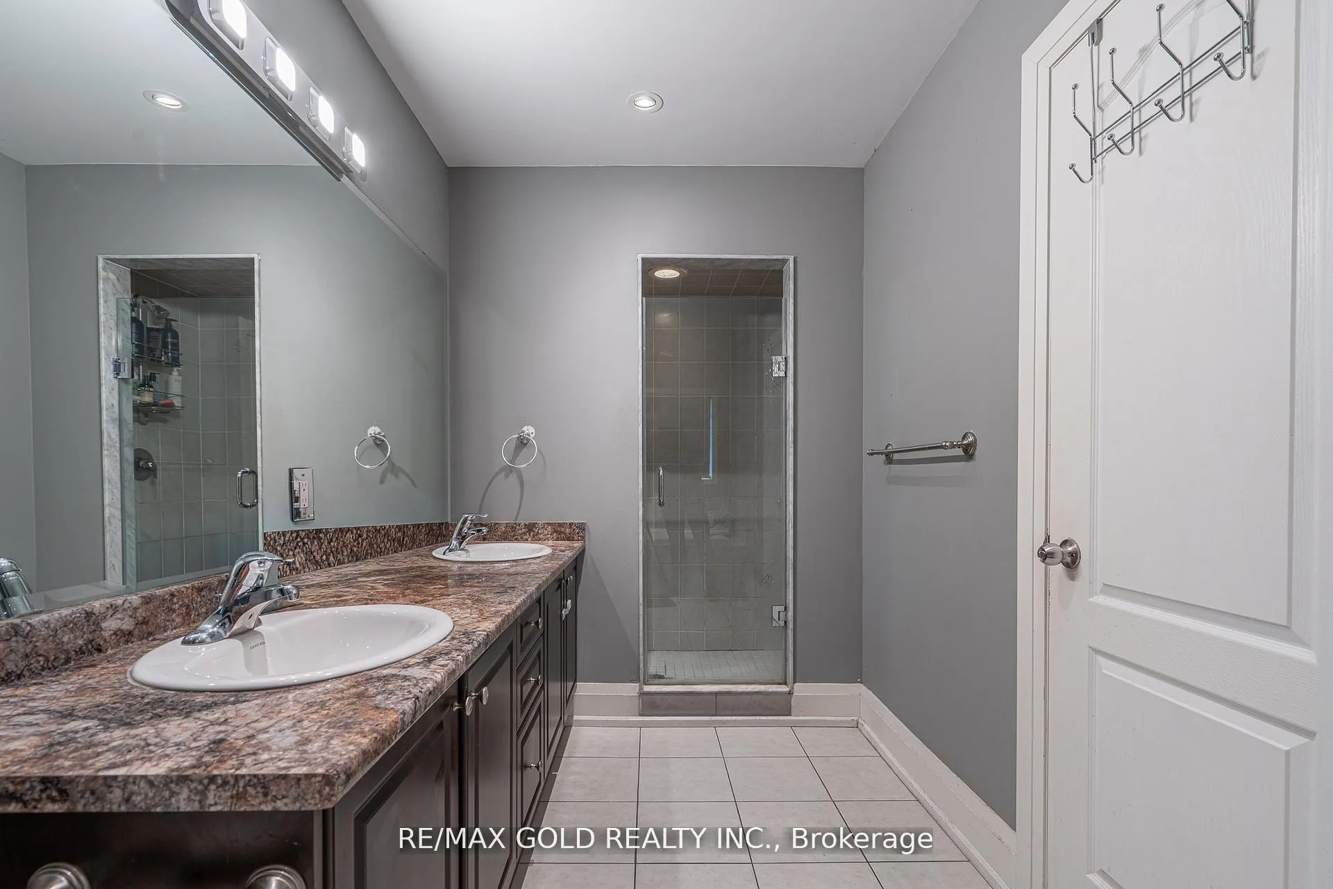 Photo 21 of 61 Yellowknife Road, Brampton, Sandringham-Wellington North — HOMEH