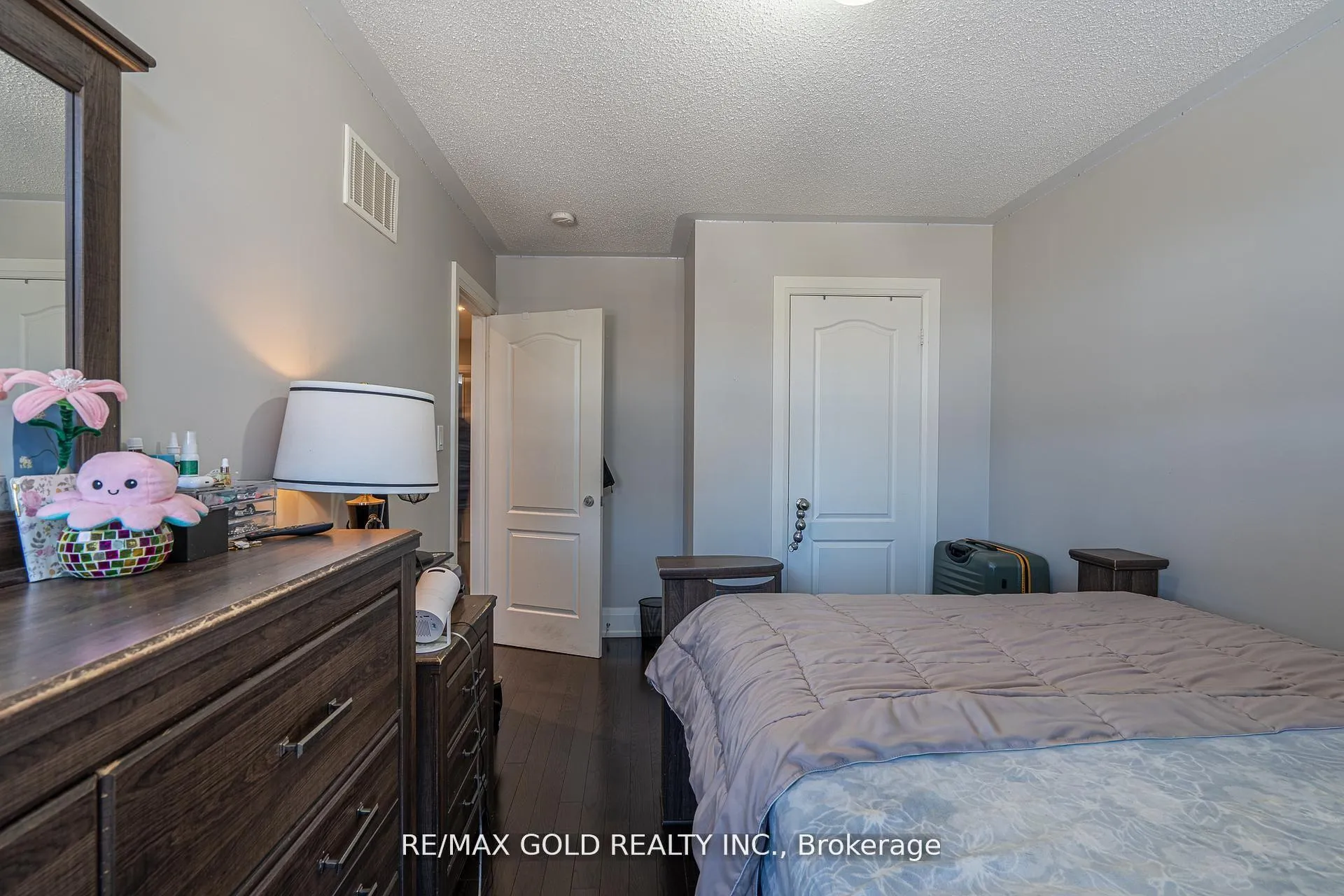 Photo 23 of 61 Yellowknife Road, Brampton, Sandringham-Wellington North — HOMEH
