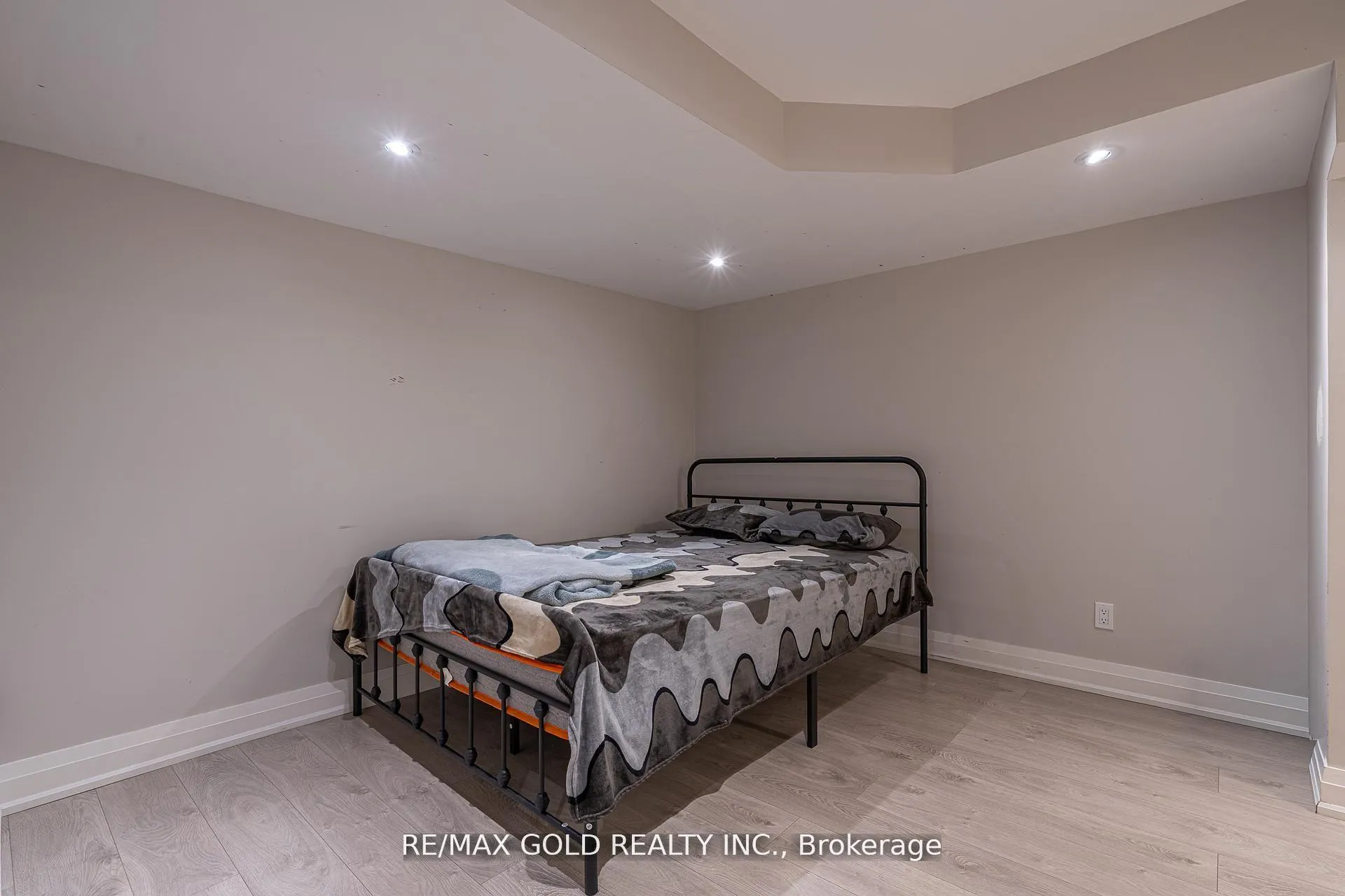 Photo 29 of 61 Yellowknife Road, Brampton, Sandringham-Wellington North — HOMEH