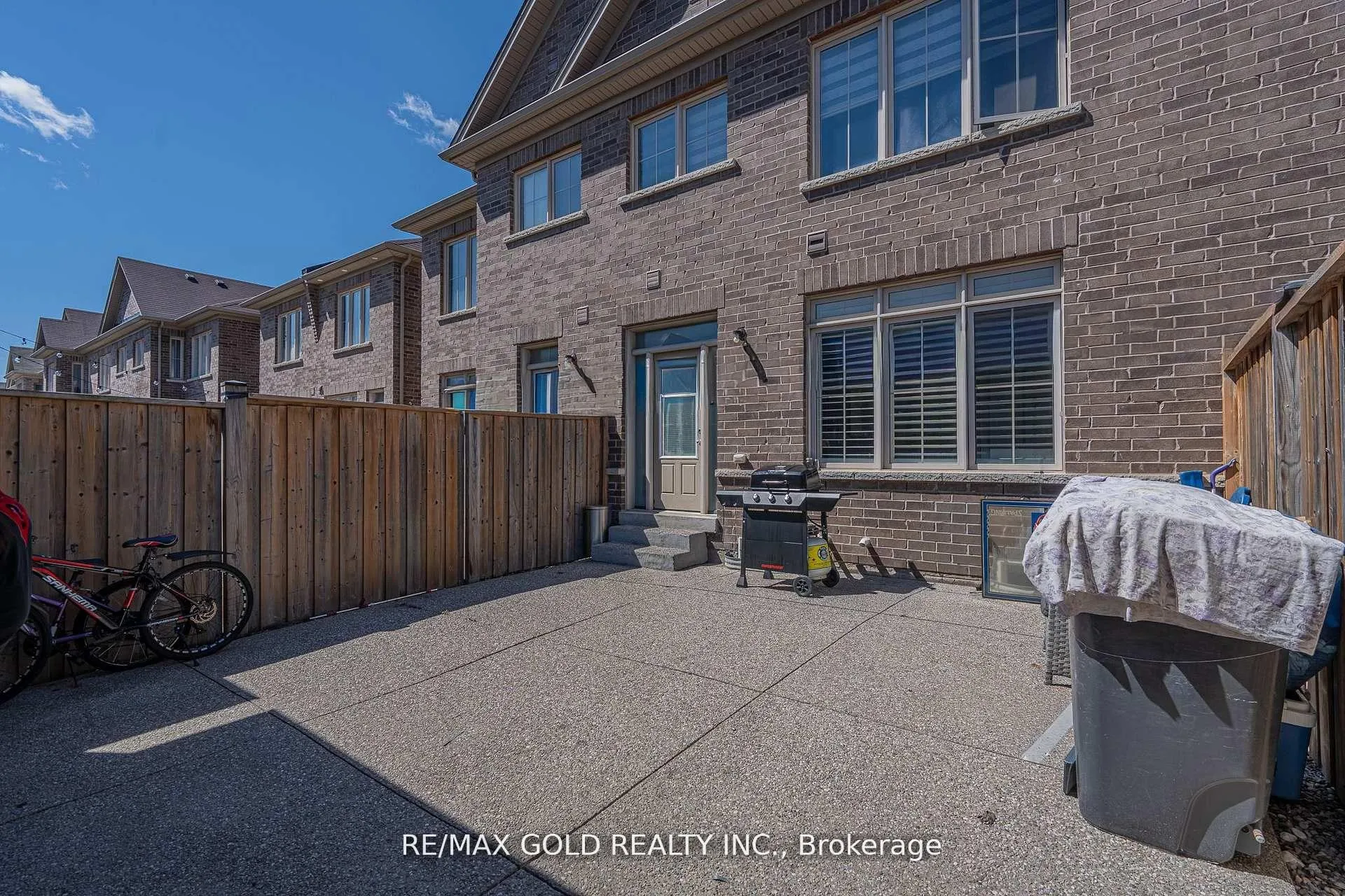Photo 32 of 61 Yellowknife Road, Brampton, Sandringham-Wellington North — HOMEH