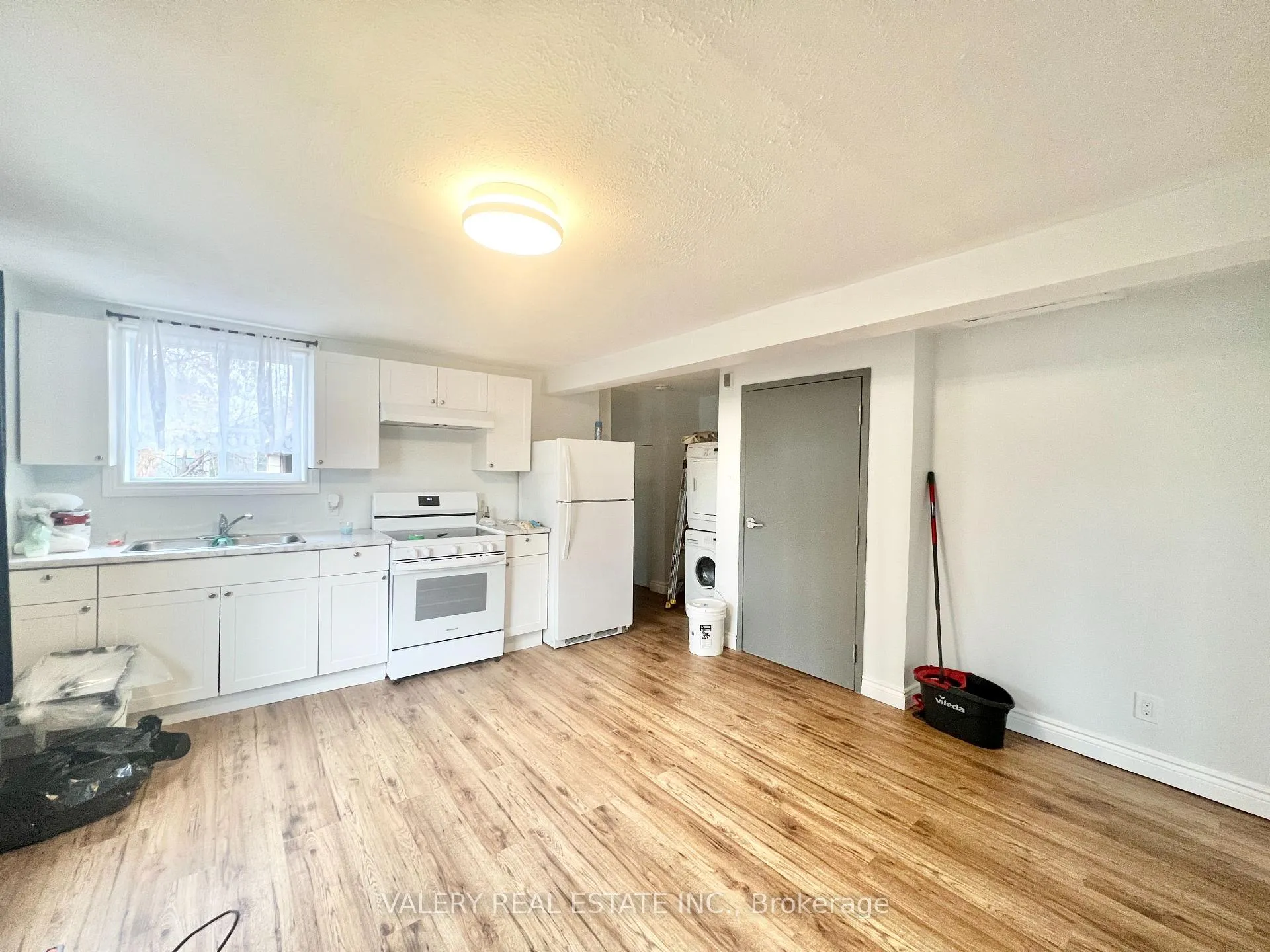 Photo 2 of Unit B, 67 Queen Mary Street, Ottawa, Rideau Shore — HOMEH