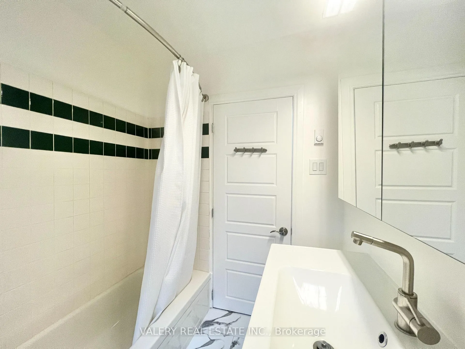 Photo 8 of Unit B, 67 Queen Mary Street, Ottawa, Rideau Shore — HOMEH