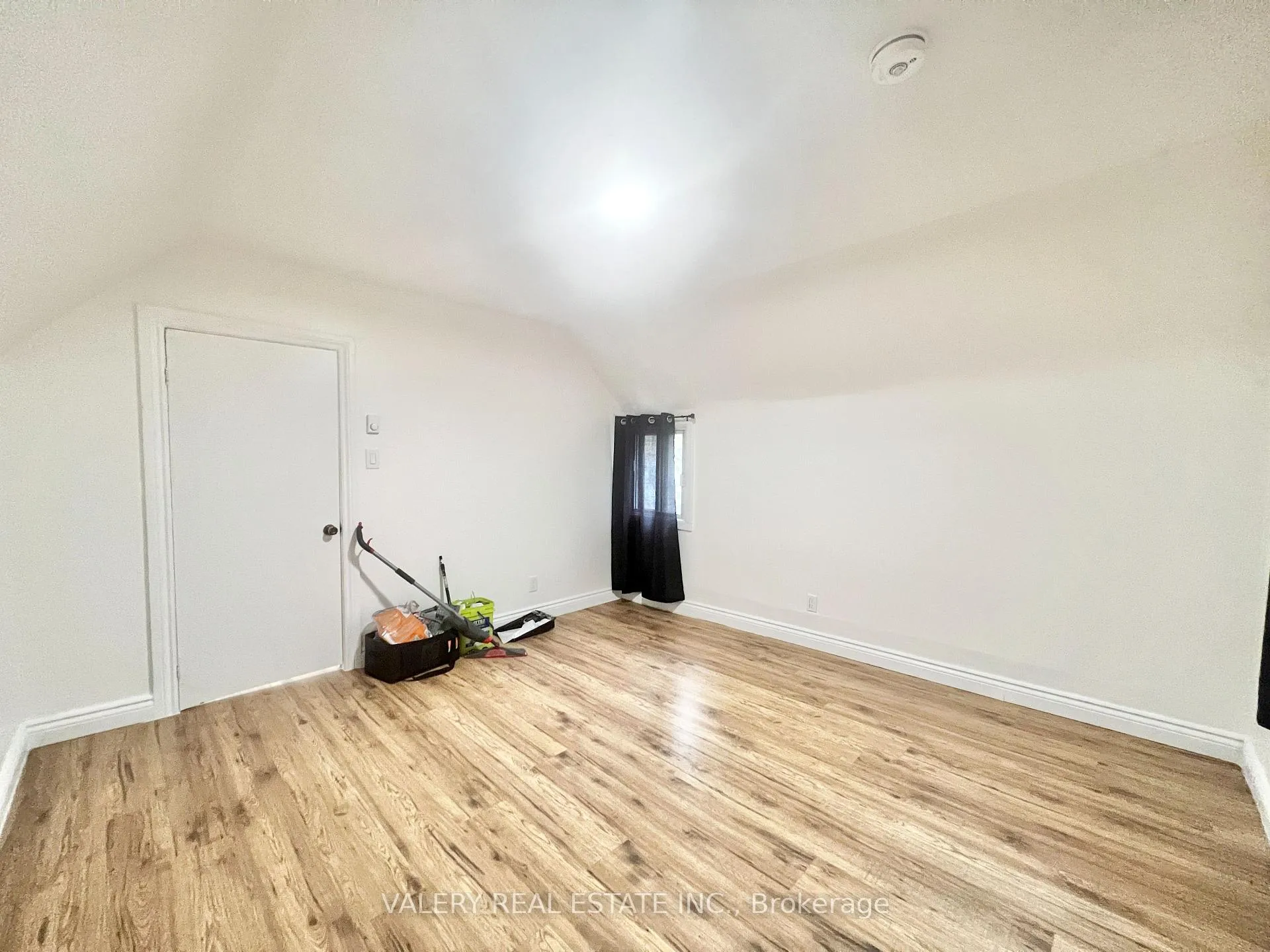 Photo 11 of Unit B, 67 Queen Mary Street, Ottawa, Rideau Shore — HOMEH