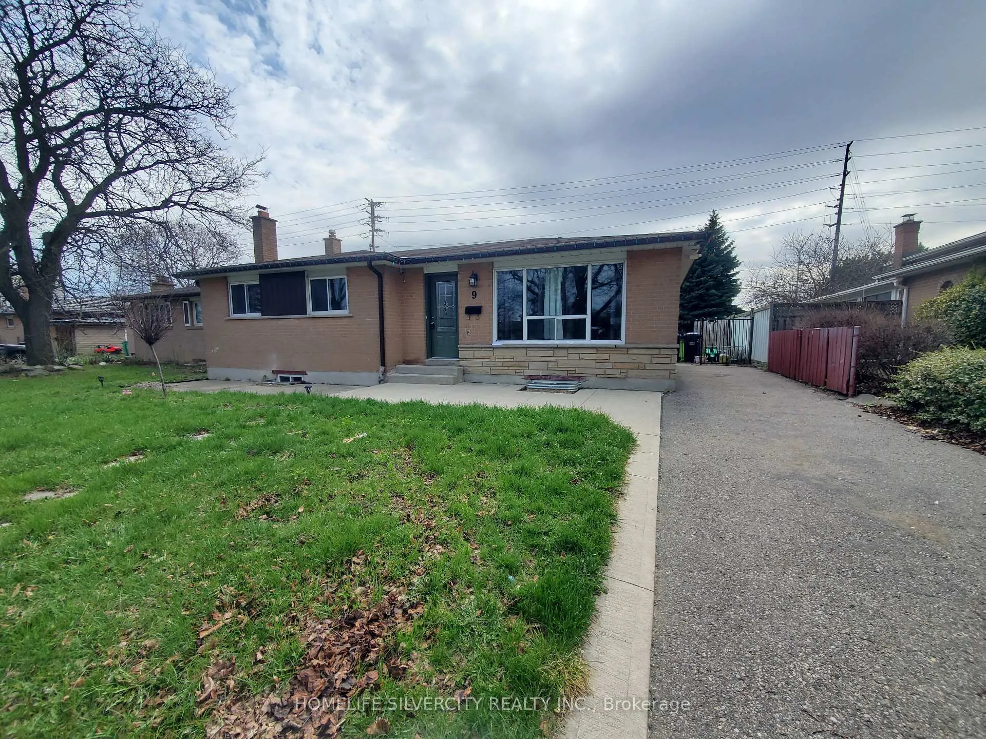 Photo 1 of 9 Belmont Drive, Brampton, Avondale — HOMEH