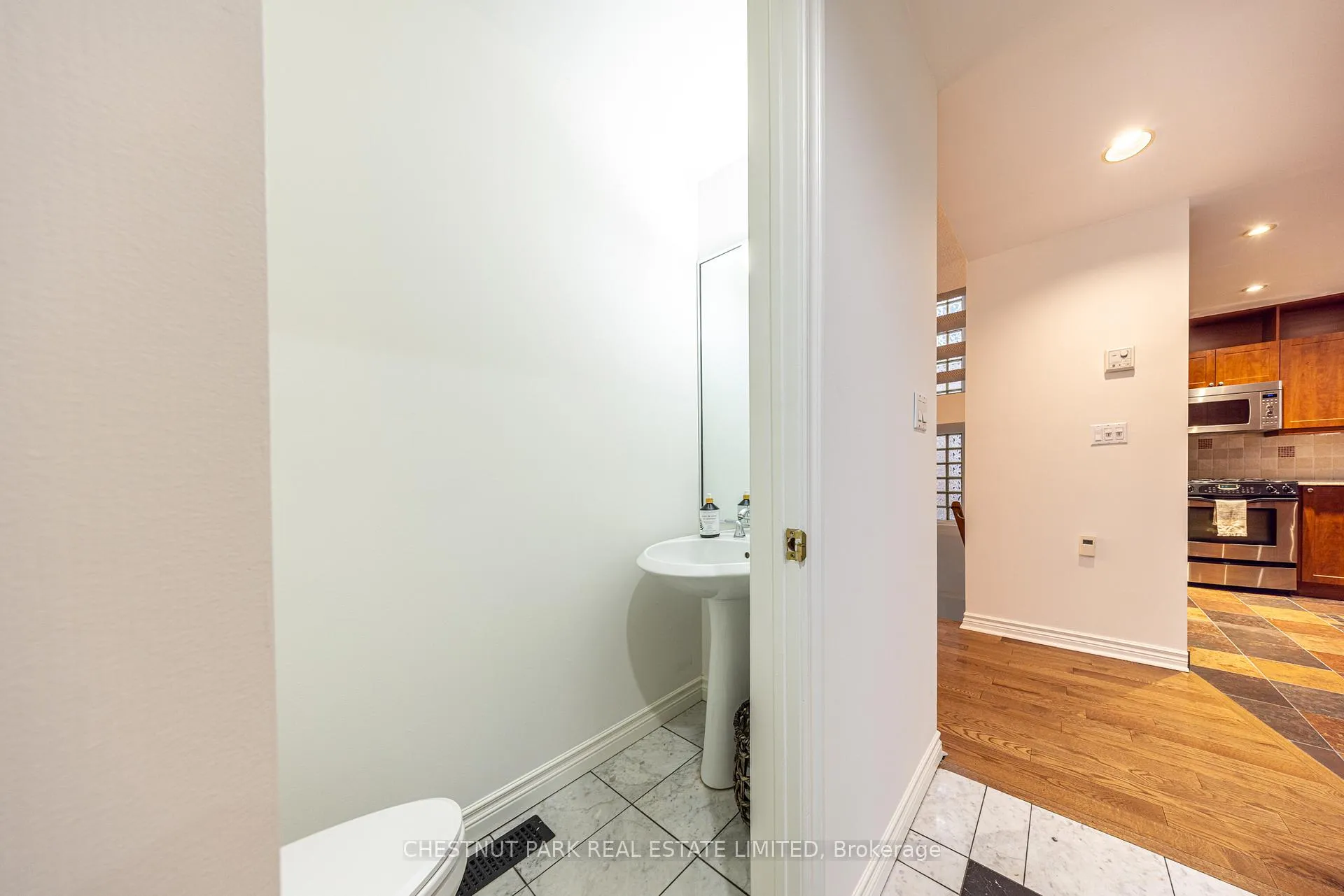 Photo 3 of 263 Erskine Avenue, Toronto, Mount Pleasant East — HOMEH