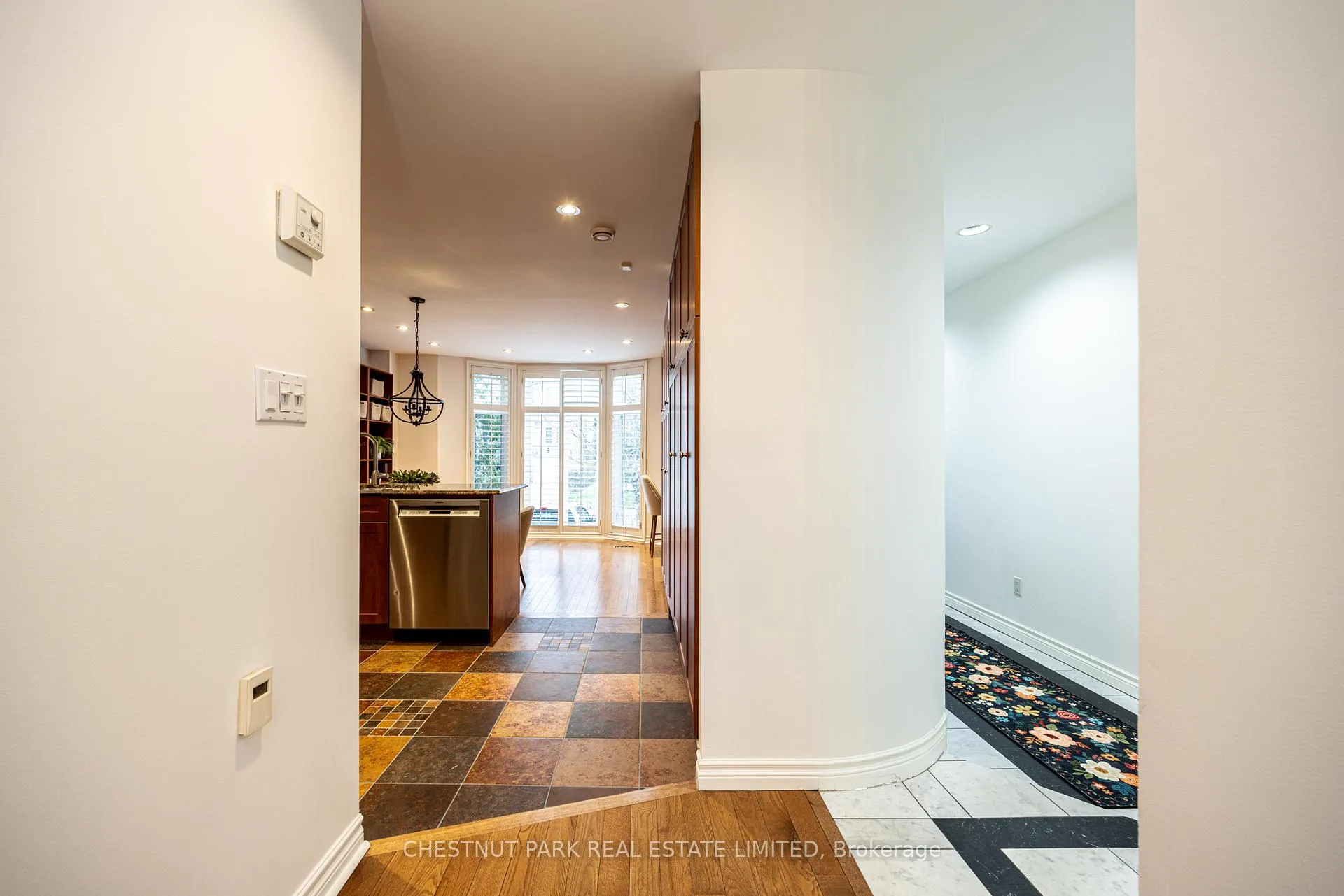 Photo 4 of 263 Erskine Avenue, Toronto, Mount Pleasant East — HOMEH