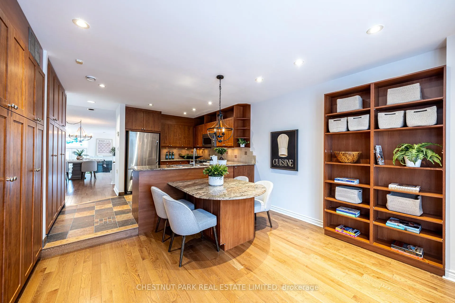Photo 10 of 263 Erskine Avenue, Toronto, Mount Pleasant East — HOMEH